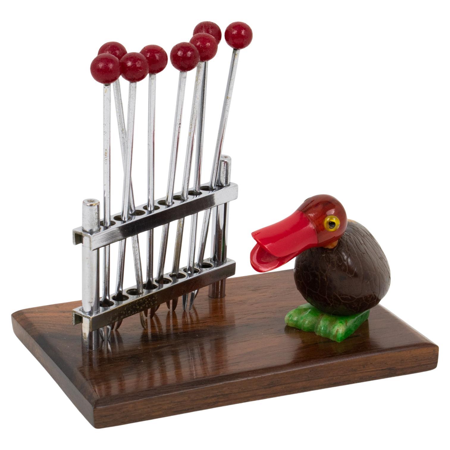Pics à cocktail Art Déco en chrome avec oiseau en bakélite et noix de corozo, circa 1930