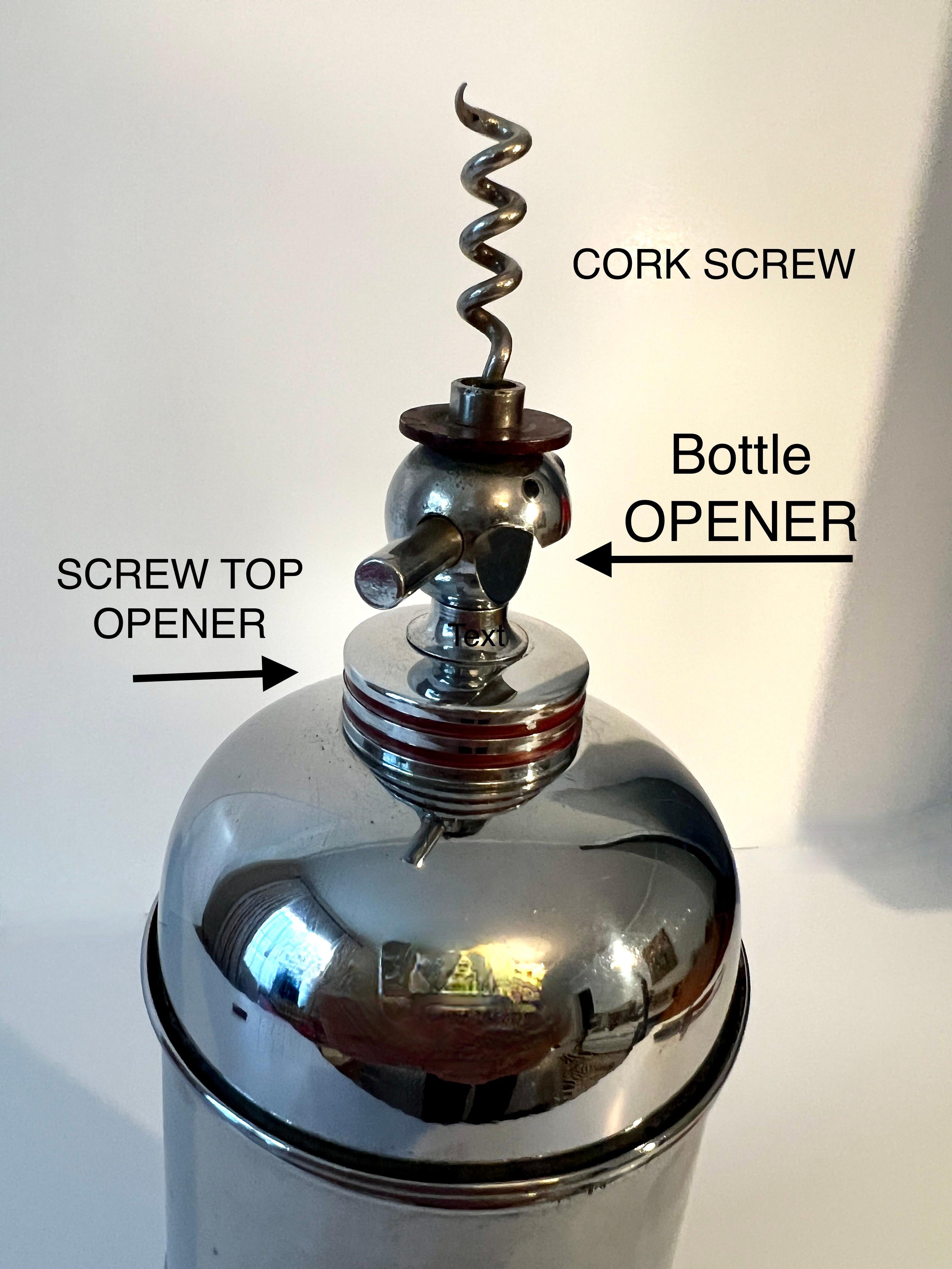 Verchromter Art-Déco-Cocktailshaker mit Flasche und Weinöffner (Edelstahl) im Angebot