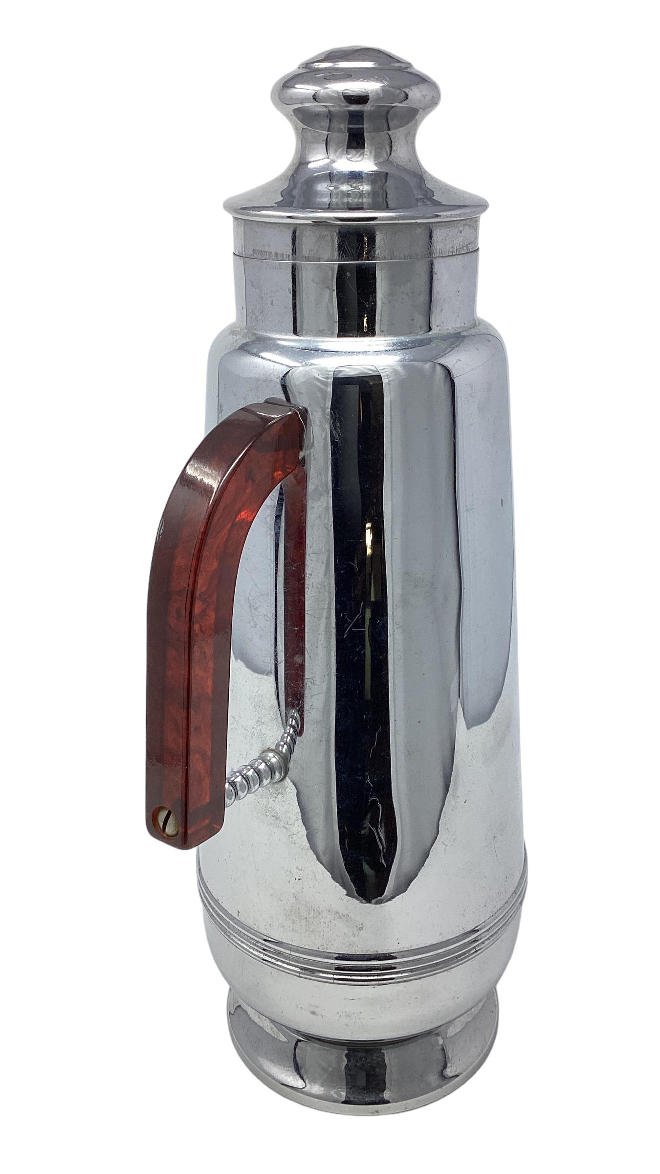 American Art Deco Chrome Cocktail Shaker with Brown Bakelite Handle  For Sale