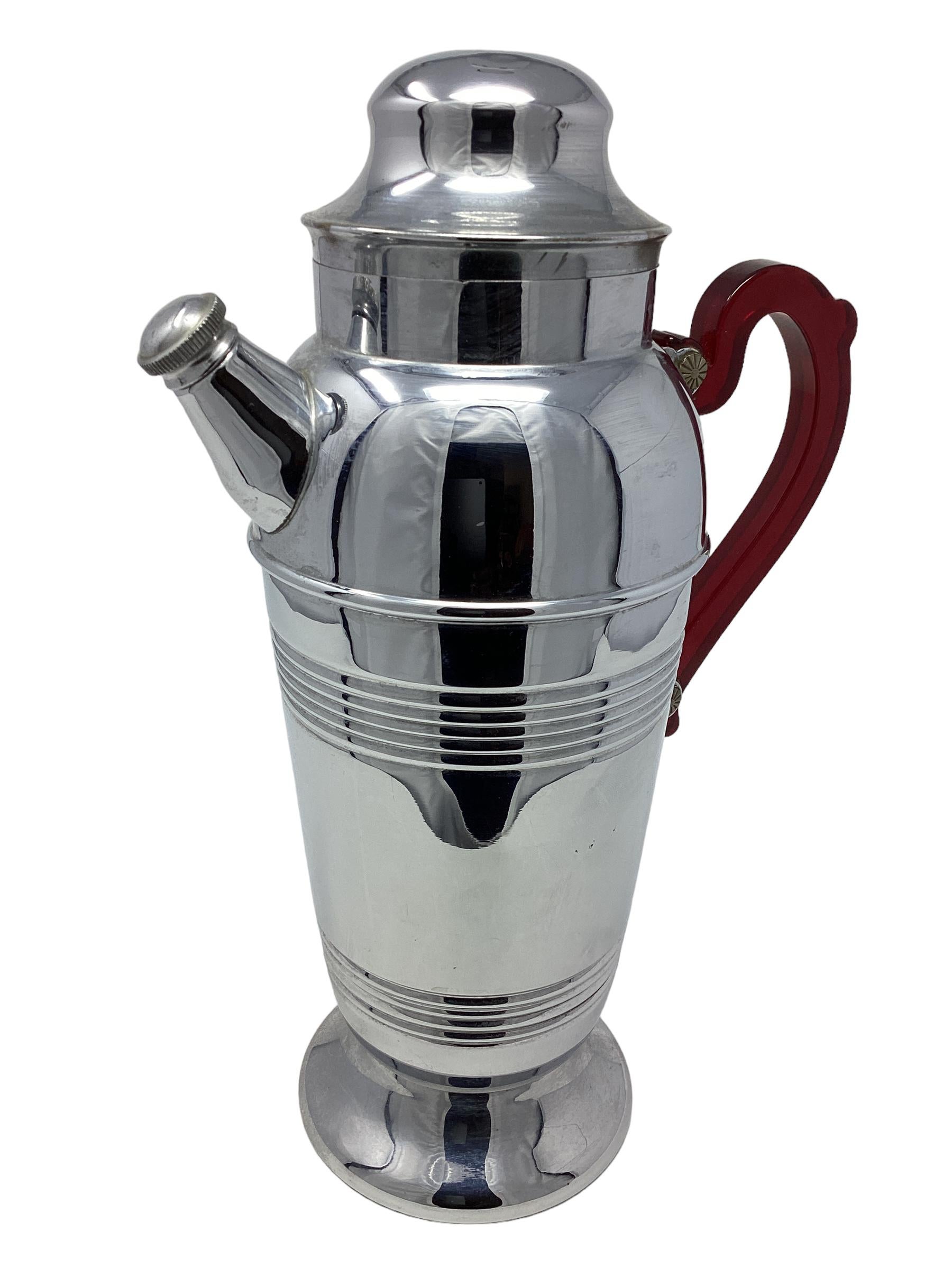 Art Deco Chrome Cocktail Shaker with Red Bakelite Handle For Sale 1