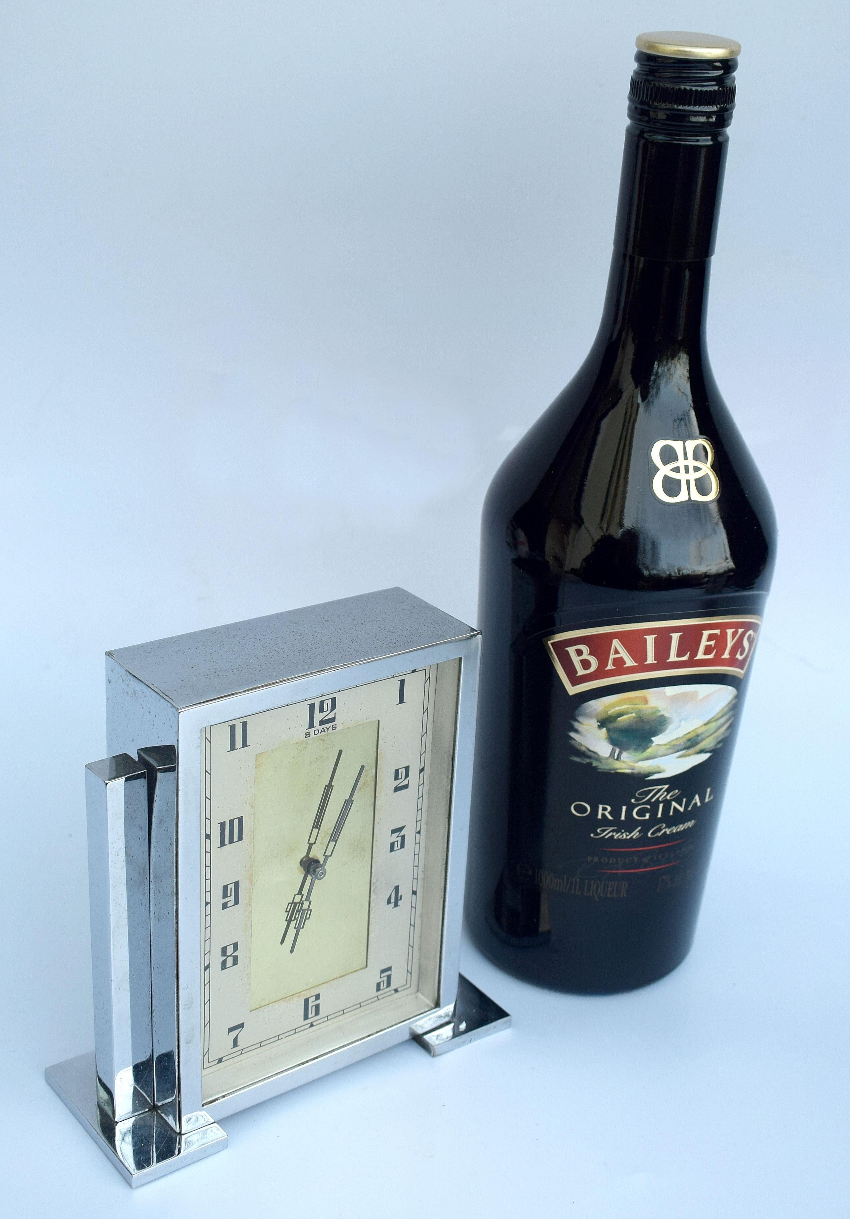 Horloge de manteau anglaise Art Déco chromée, 8 jours, circa 1930 en vente 2