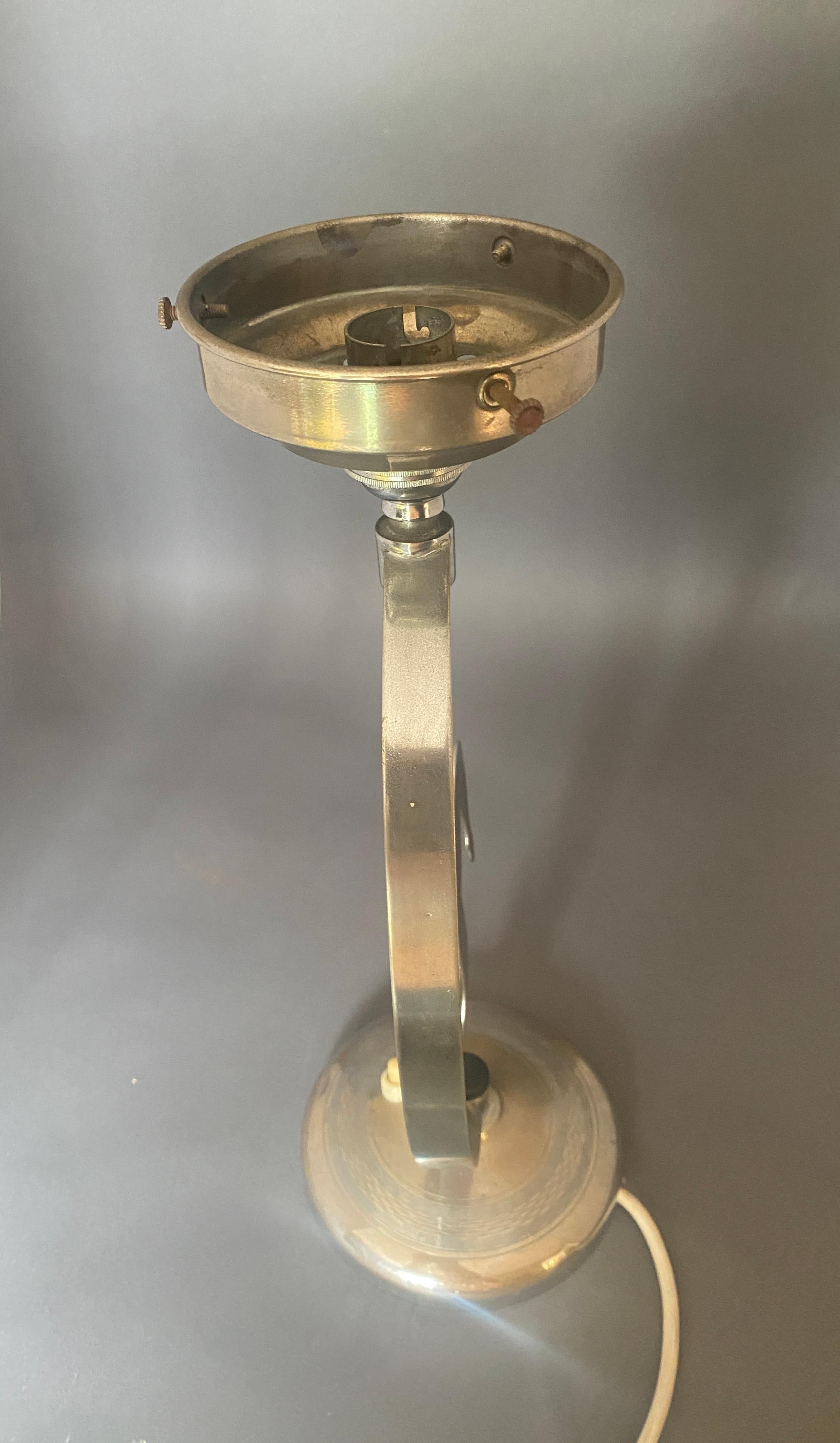 Verre brun Lampe de dame art déco en chrome avec abat-jour en vente