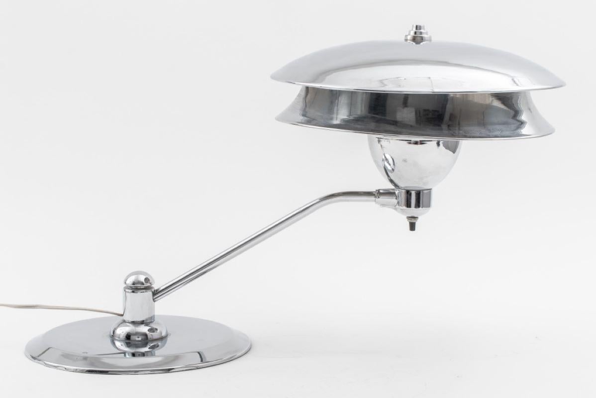 Art Deco Chrome Metal Table Lamp In Good Condition For Sale In New York, NY