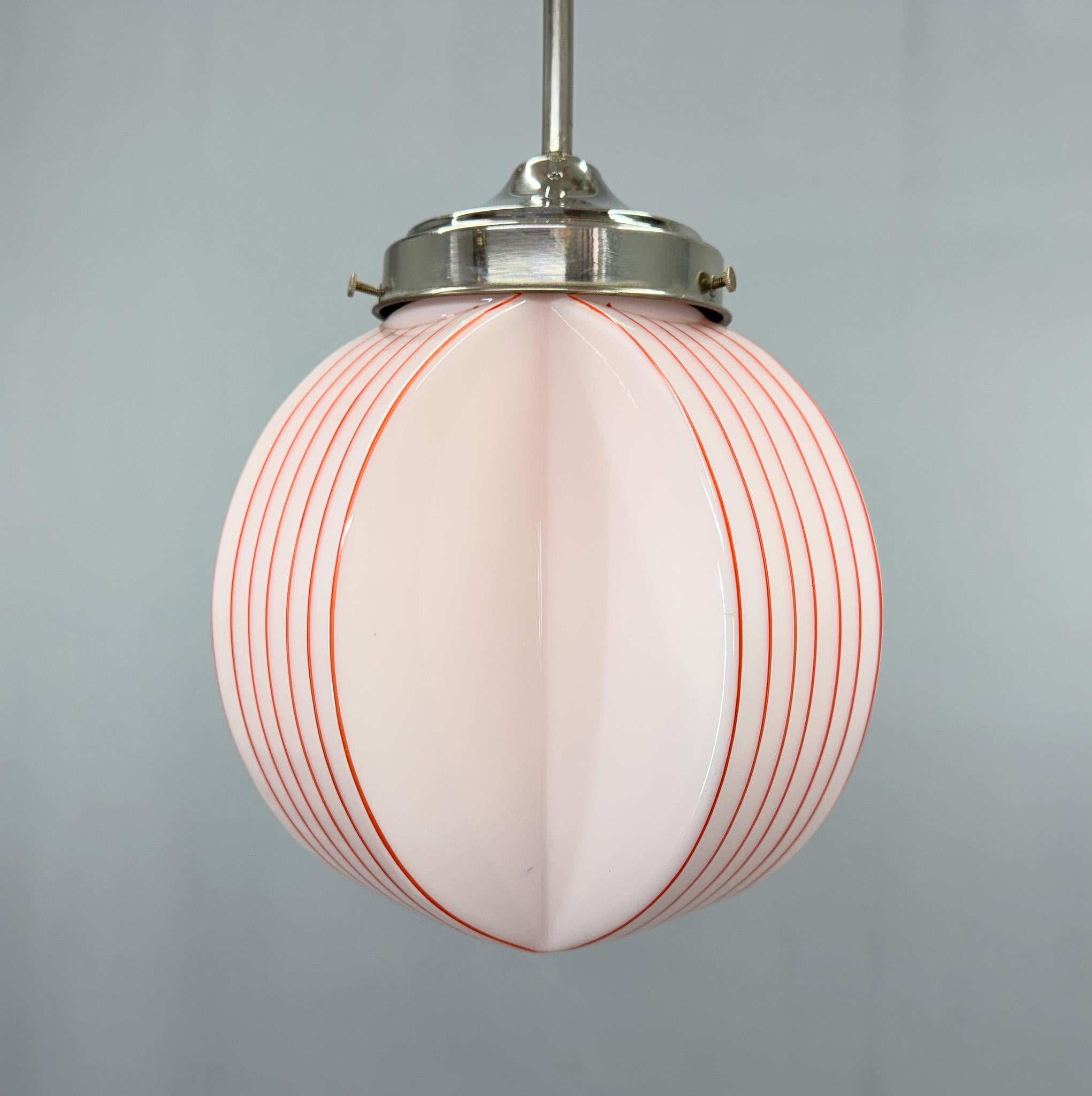 Art Déco Lampada a sospensione Art Deco in cromo e vetro opalino, Cecoslovacchia in vendita