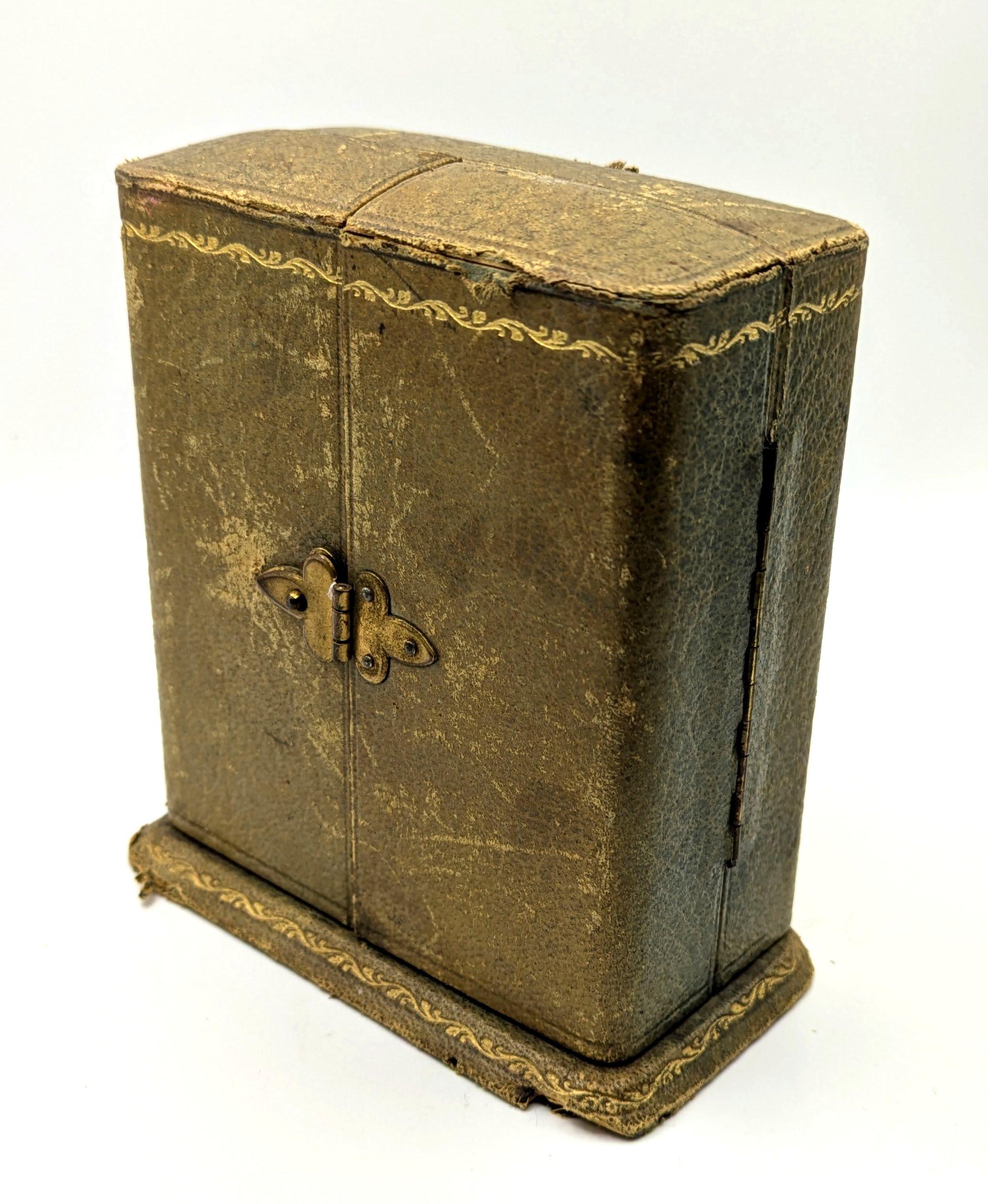 Art Deco Chrome-Plated Travel Clock by Harrods of London (1930s) In Good Condition For Sale In Devon, England