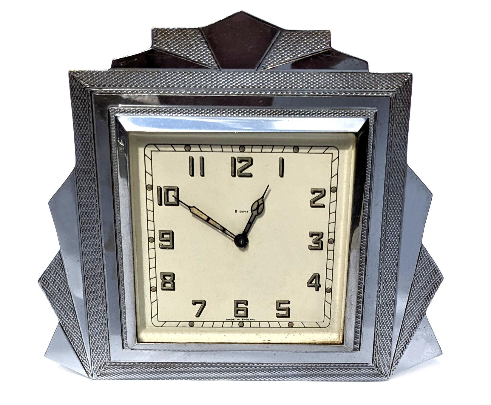 Anglais Horloge « Smiths » Art Déco en chrome par A.L. Davenport, Angleterre, vers 1930 en vente