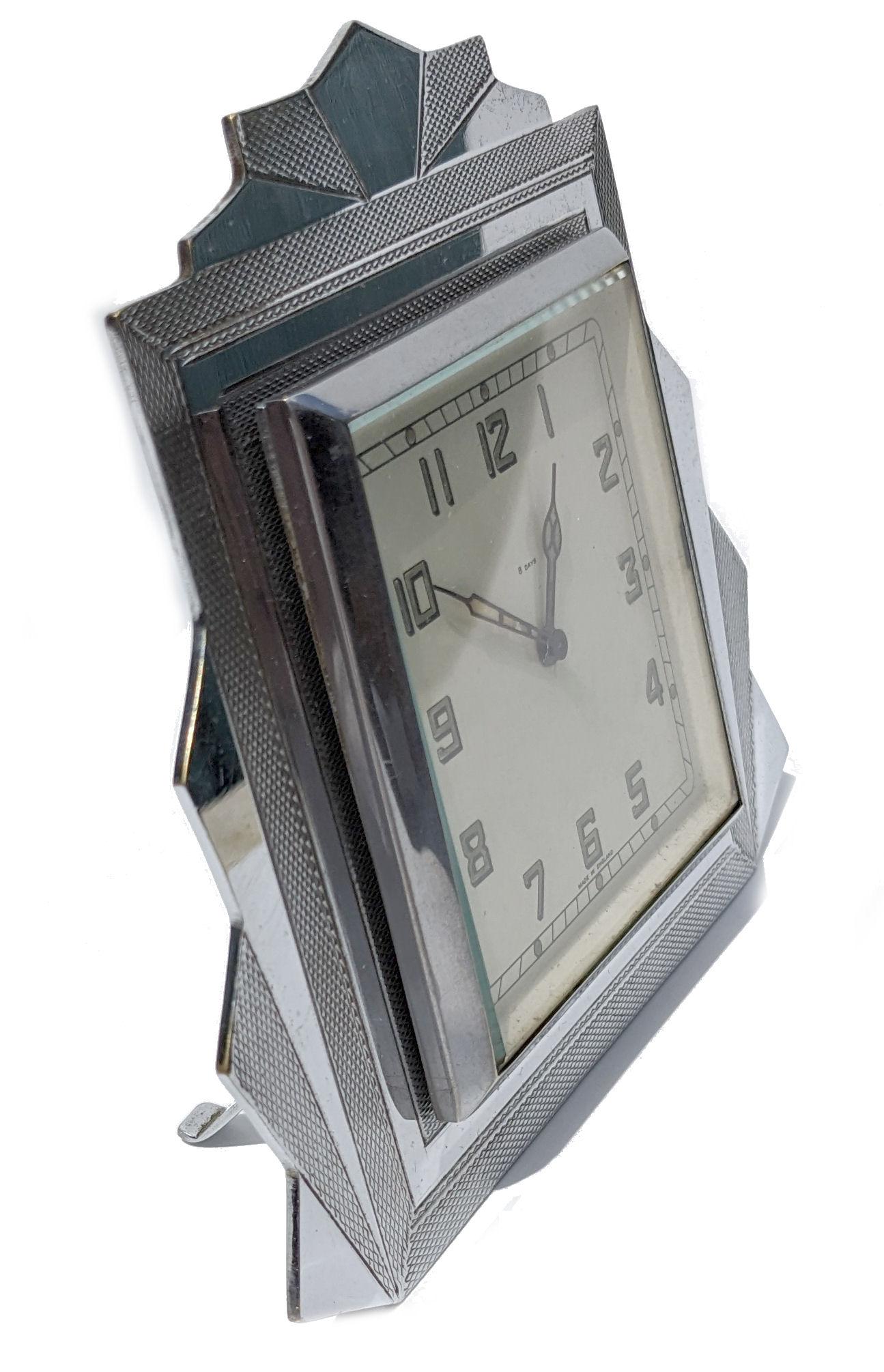 Uhr „Smiths“ aus Chrom im Art déco-Stil von A.L. Davenport, England, ca. 1930 (Glas) im Angebot