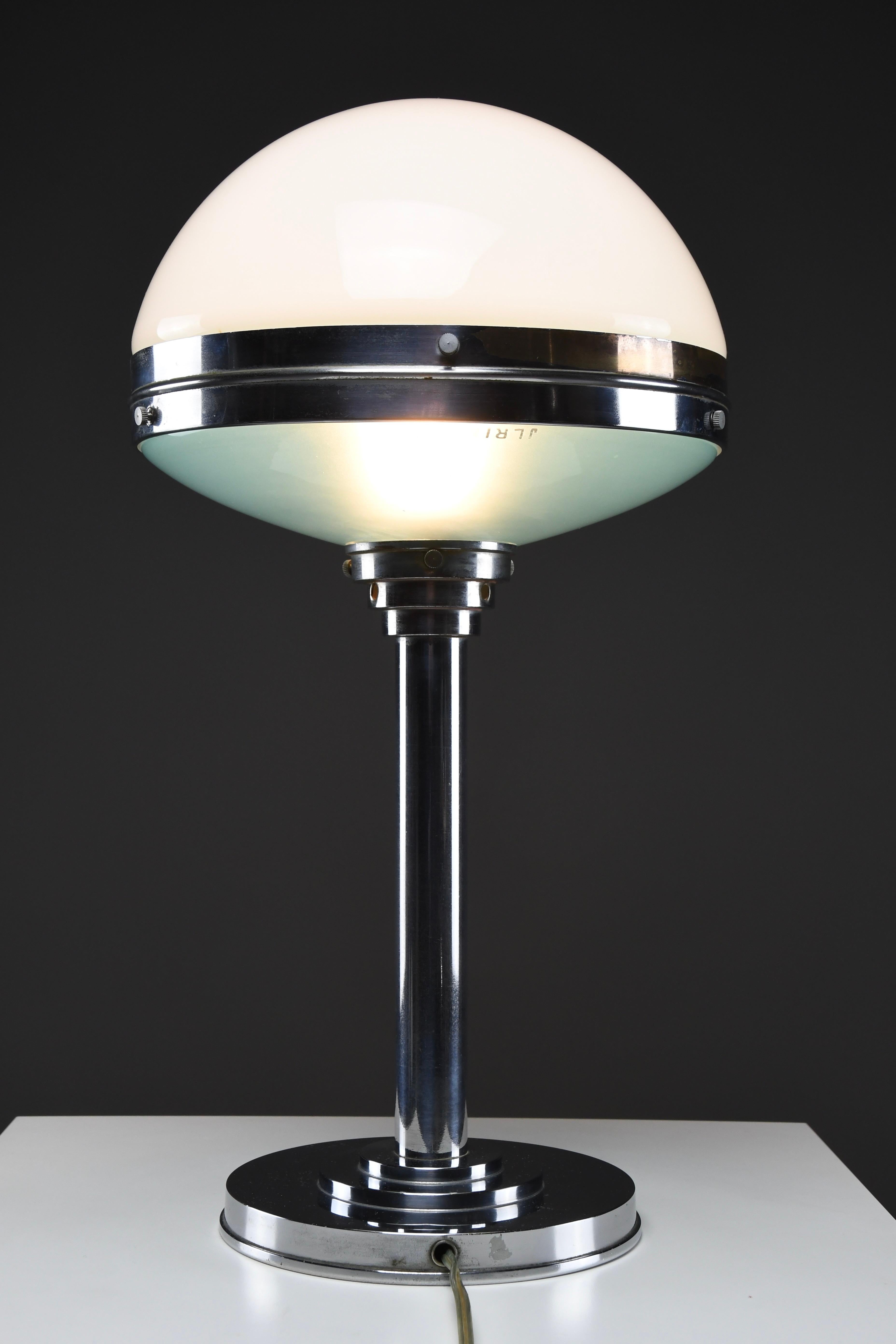 Lámpara de mesa Art Déco cromada de Bosi & Cie - Model Ilrin 135, Francia Años 30 Francés en venta