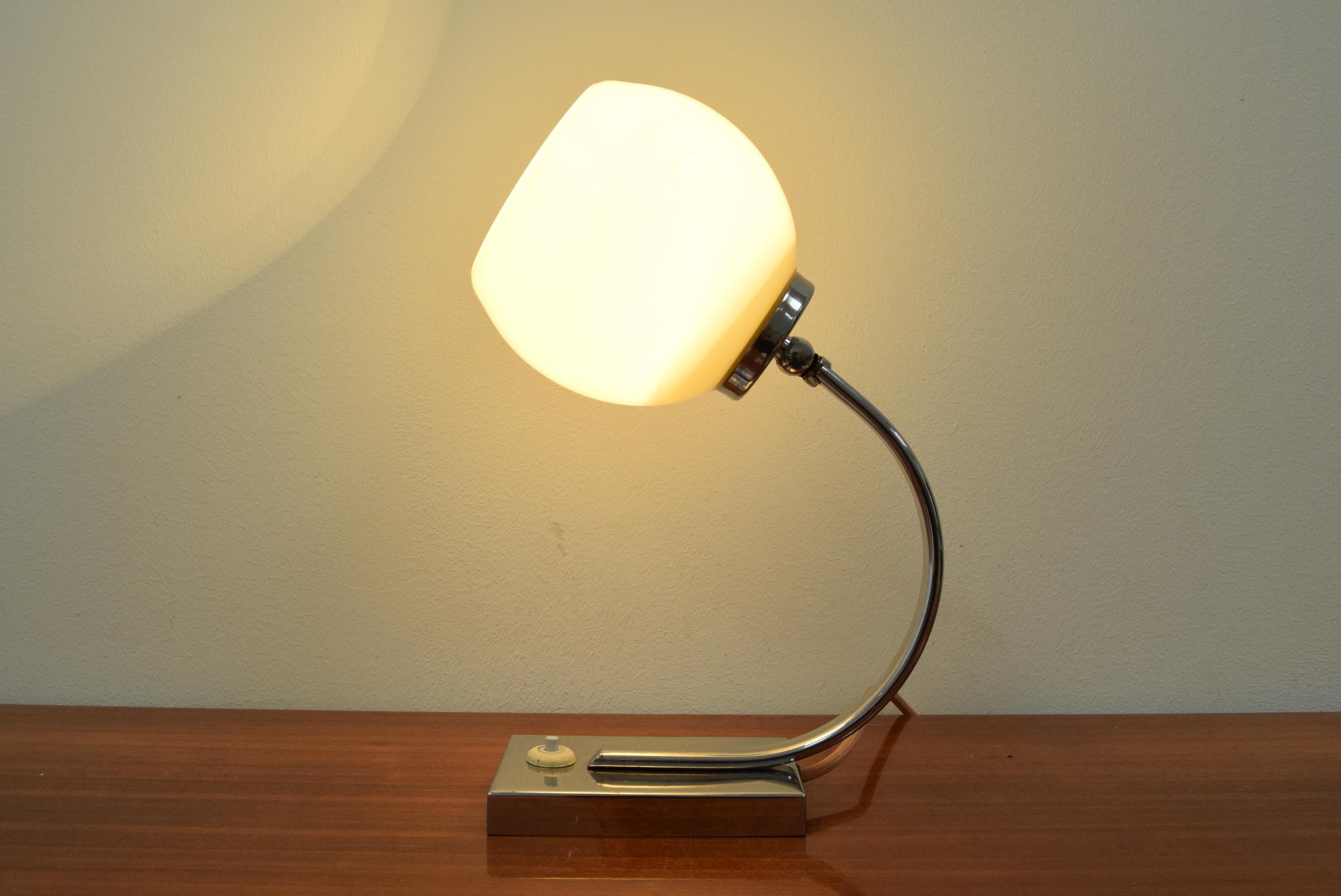 Lampe de table Art Déco chromée, années 1930 1