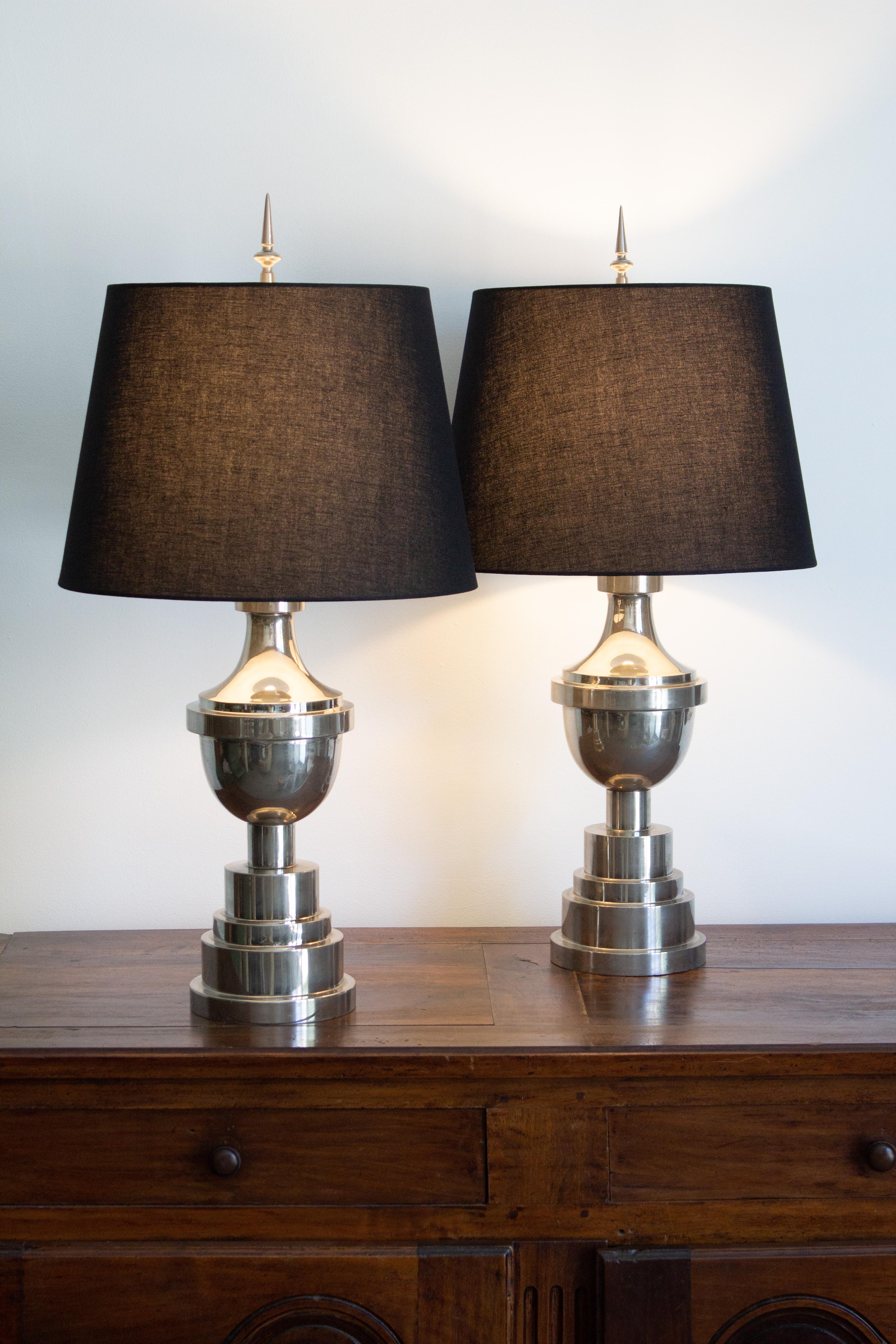 Paire de lampes de table Art déco en chrome en vente 6