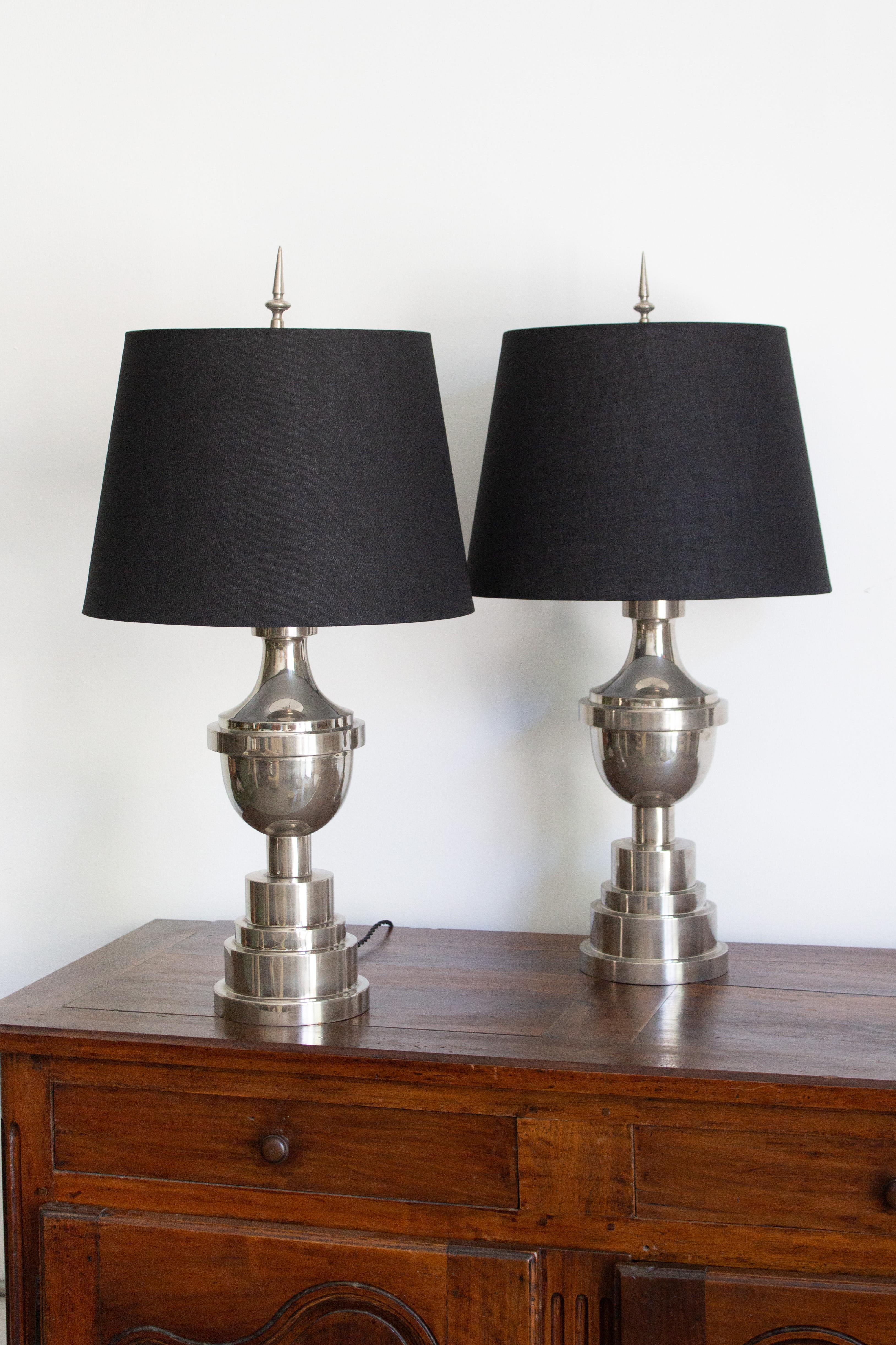 Paire de lampes de table Art déco en chrome Bon état - En vente à Brooklyn, NY