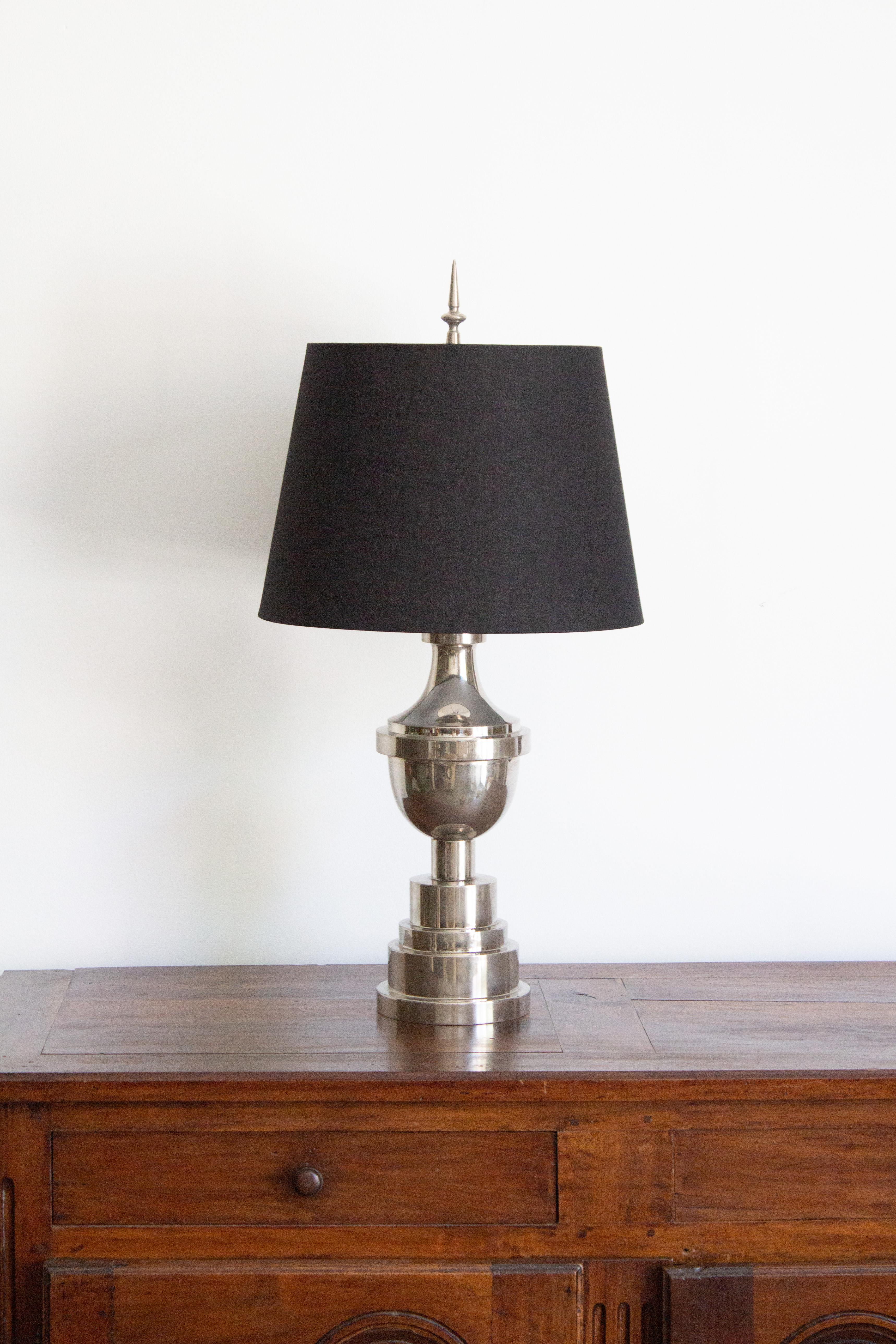 Paire de lampes de table Art déco en chrome en vente 3