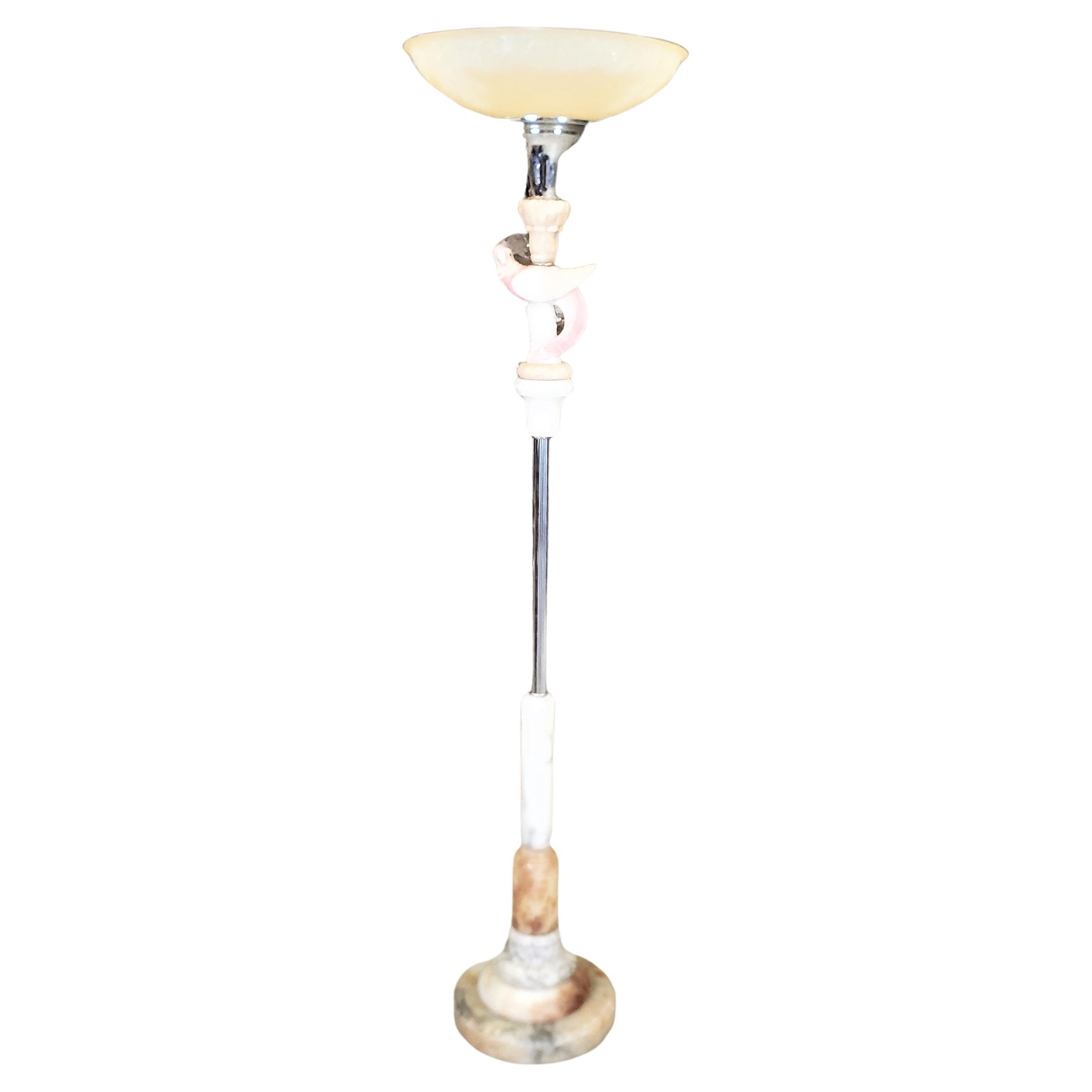 Chrom-Torchiere-Stehlampe im Art déco-Stil mit geschnitztem Papagei und gestapeltem Marmorsockel