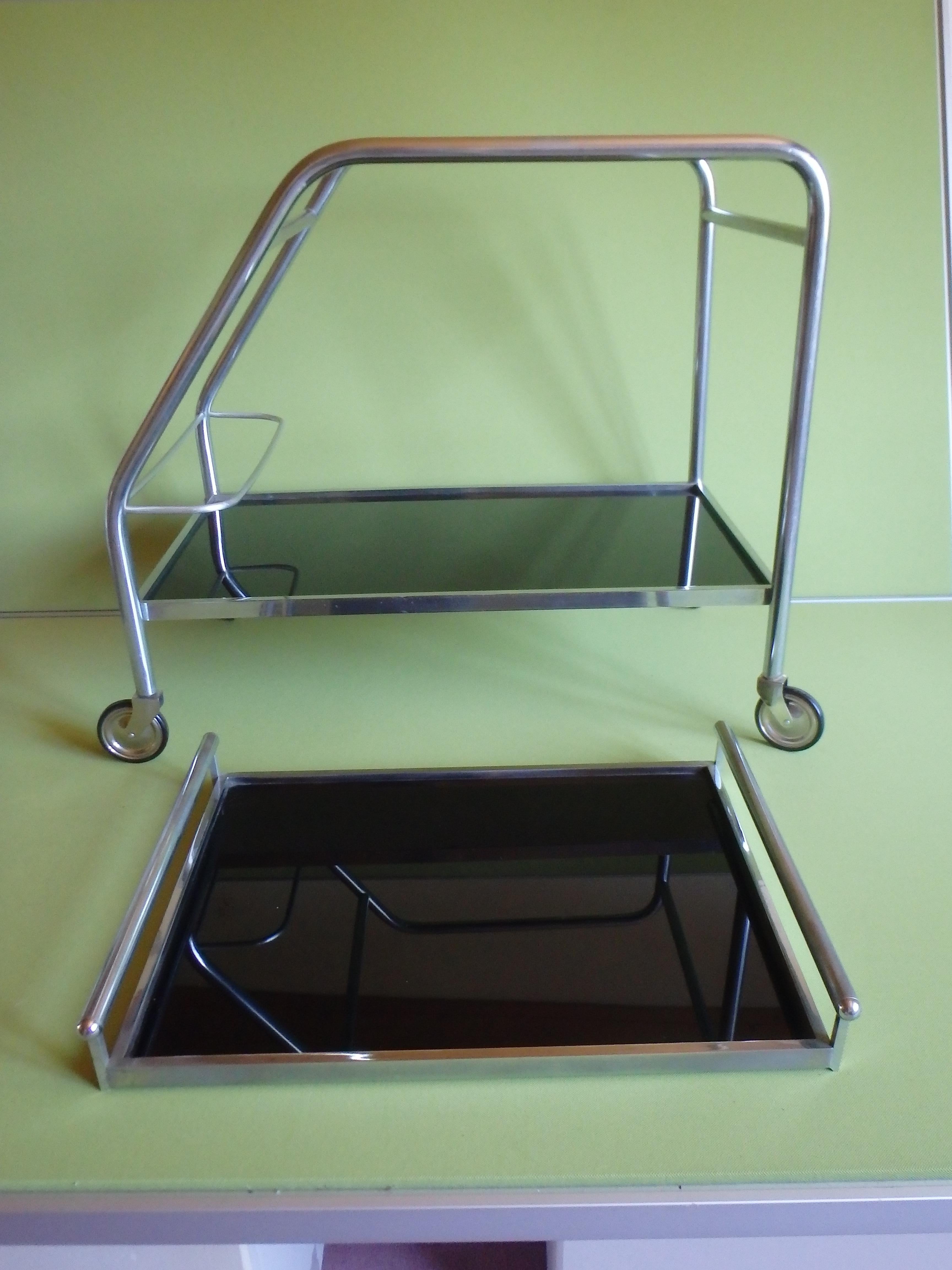 Chariot Art déco chromé avec verre noir et plateau de service amovible 