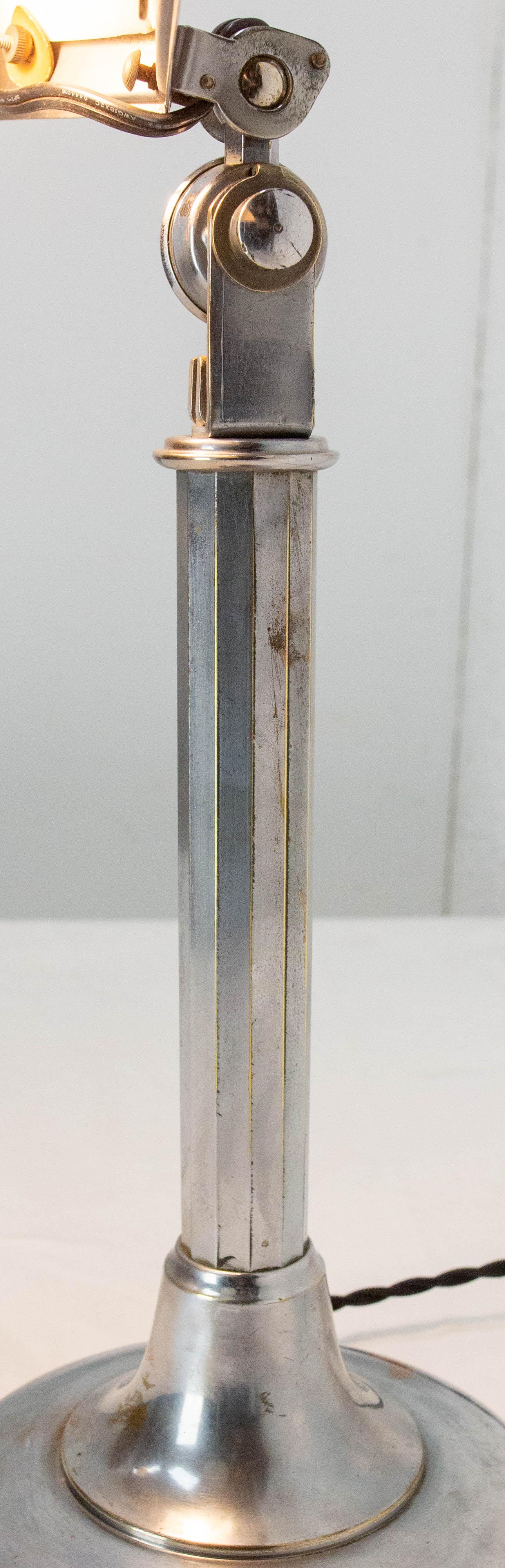 Mid-20th Century Art Deco Chrome & White Plexiglass Pirouett Table Lamp, 1930 For Sale