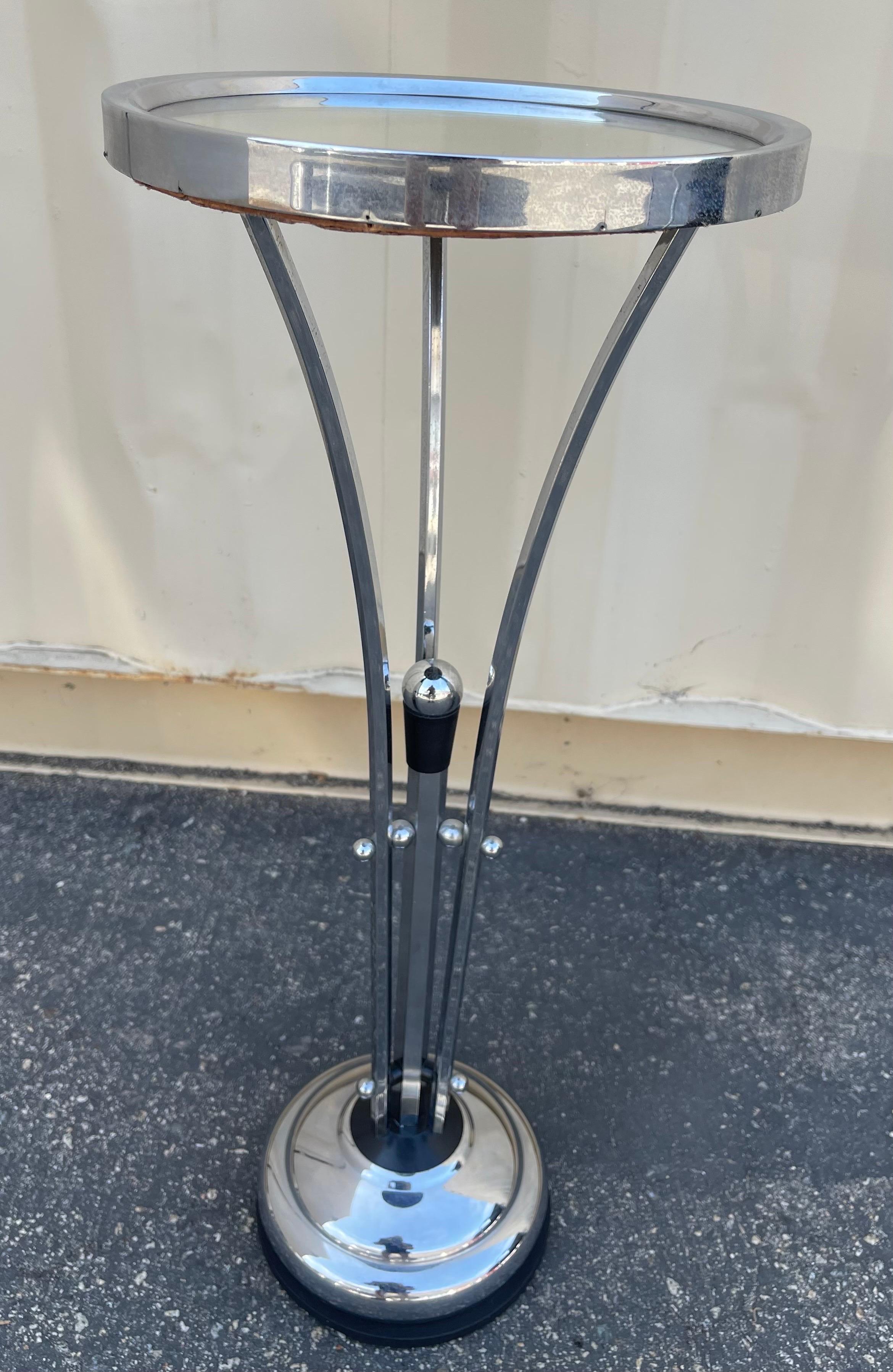 American Art Deco Chrome with Mirror Top Martini / Side Table  For Sale