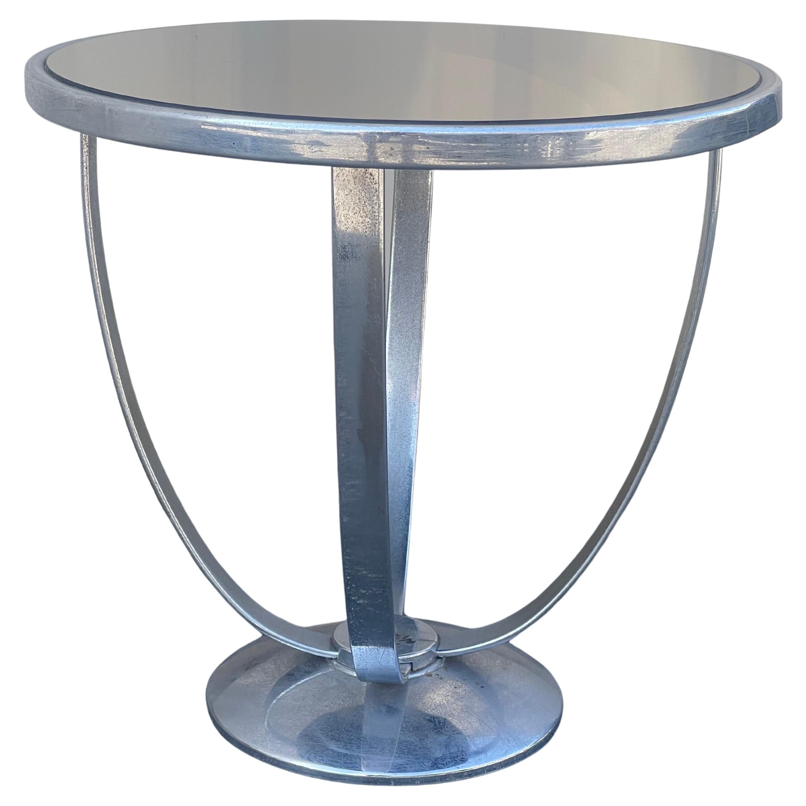 Art déco Table d'appoint Art Déco en chrome avec plateau en miroir de Wolfgang Hoffman pour Howell Co. en vente