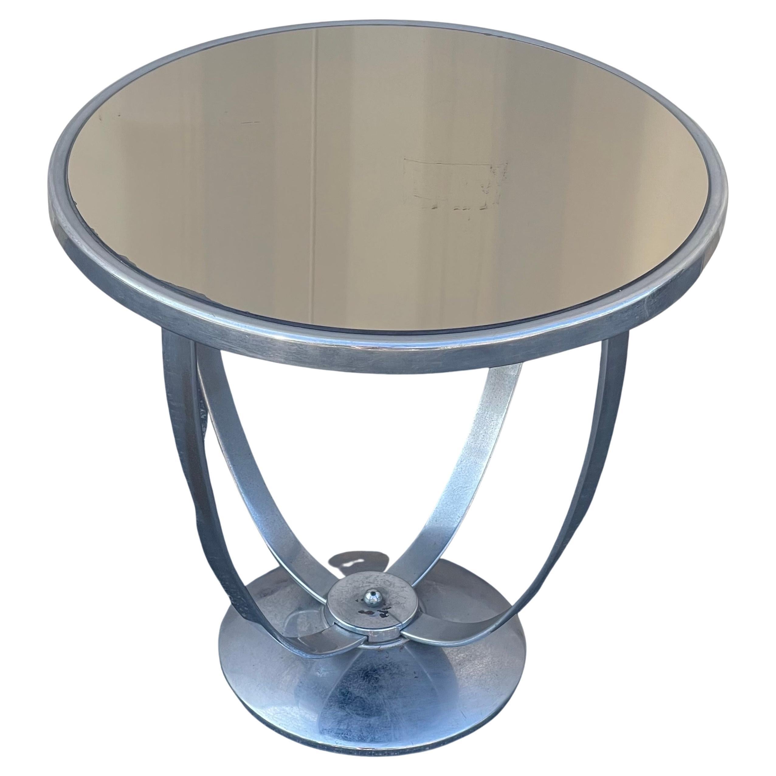 Art Deco Chrome with Mirrored Top Side Table by Wolfgang Hoffman for Howell Co. In Good Condition For Sale In San Diego, CA