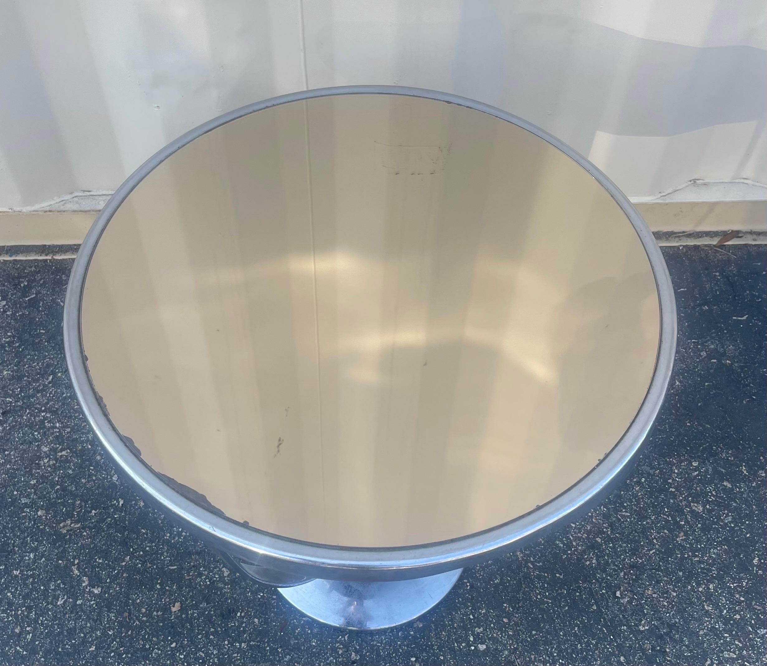 Art Deco Chrome with Mirrored Top Side Table by Wolfgang Hoffman for Howell Co. For Sale 4
