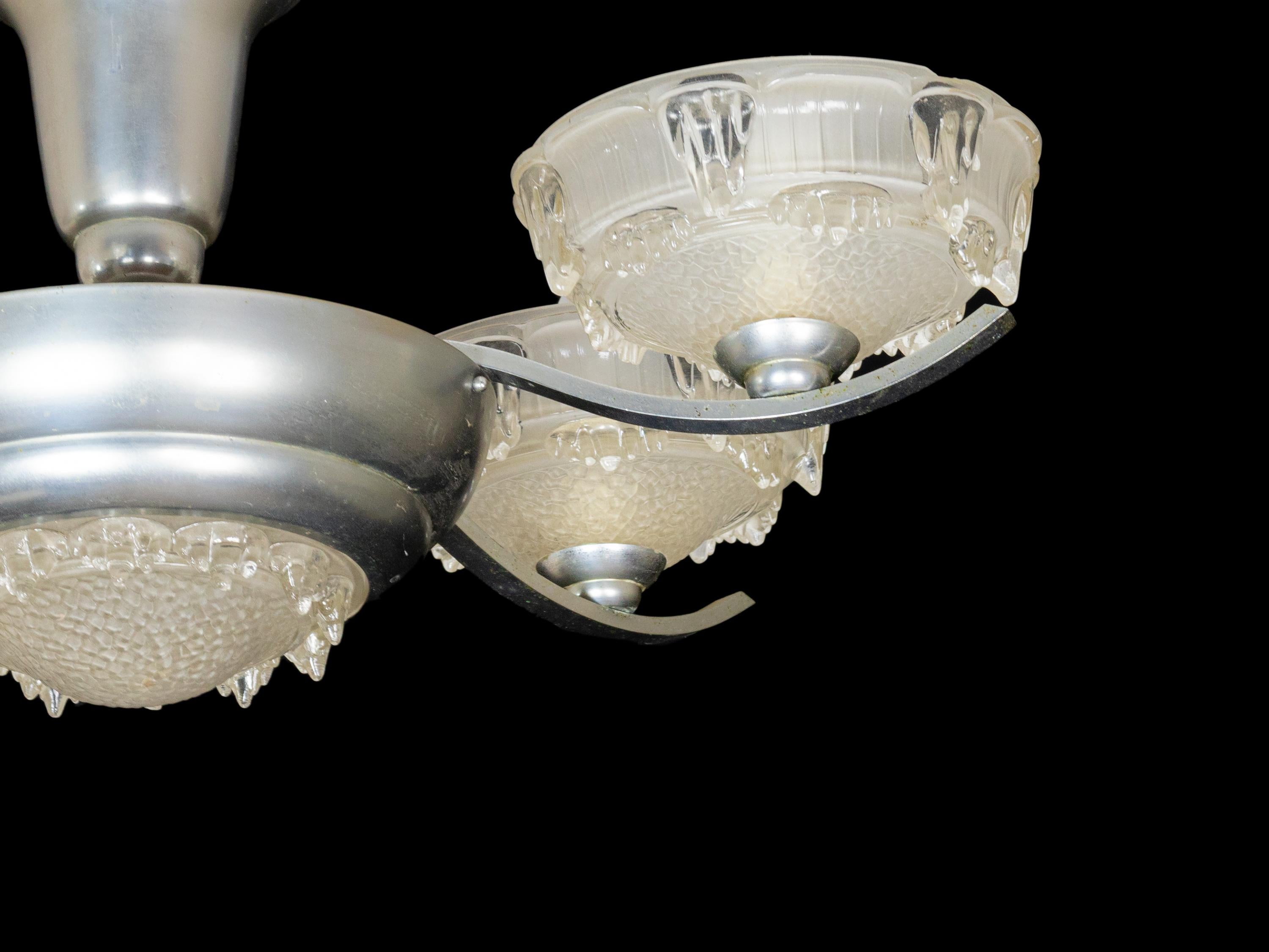 Araña Art Decó cromada, cristal esmerilado, cuatro brazos, años 30 Francés en venta