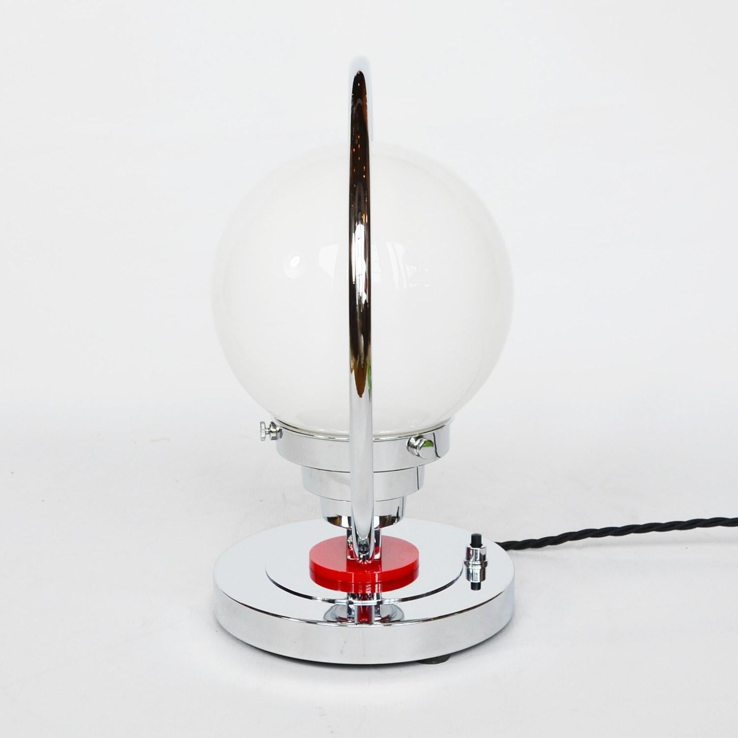 Anglais Lampe de bureau Art Déco en métal chromé en vente