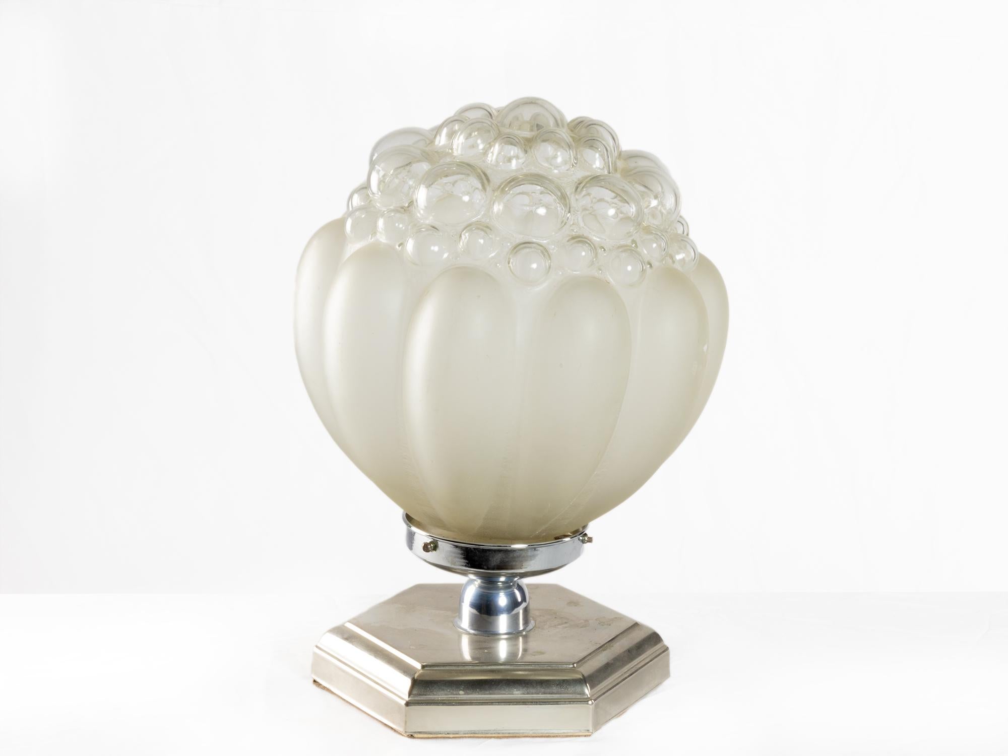 Art Deco Chromed Table Lamp in Nacre Glass, 20th Century In Good Condition For Sale In Lisbon, PT