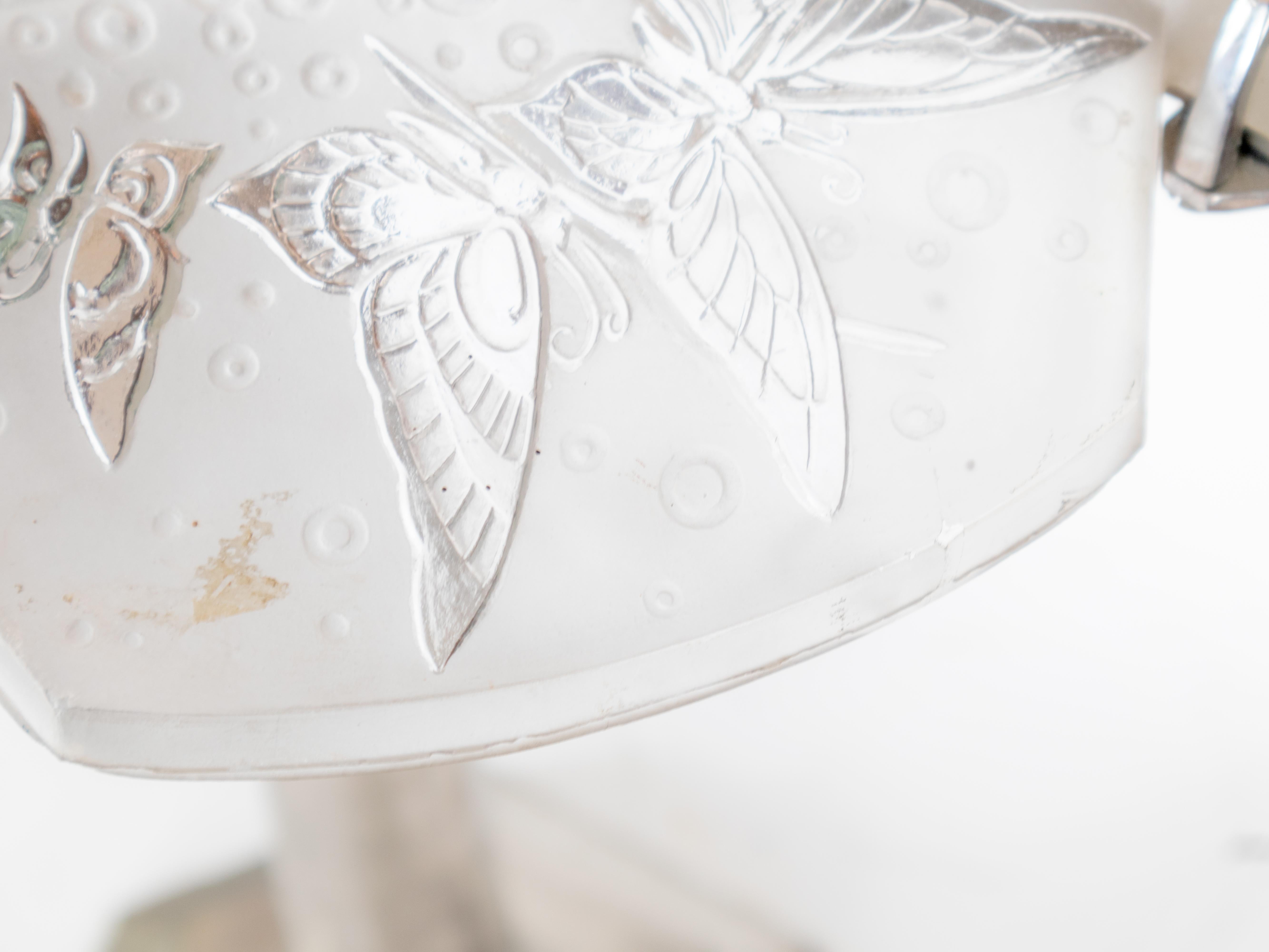Lámpara de Sobremesa Art Decó Cromada con Mariposas de Cristal Esmerilado, Siglo XX en venta 6