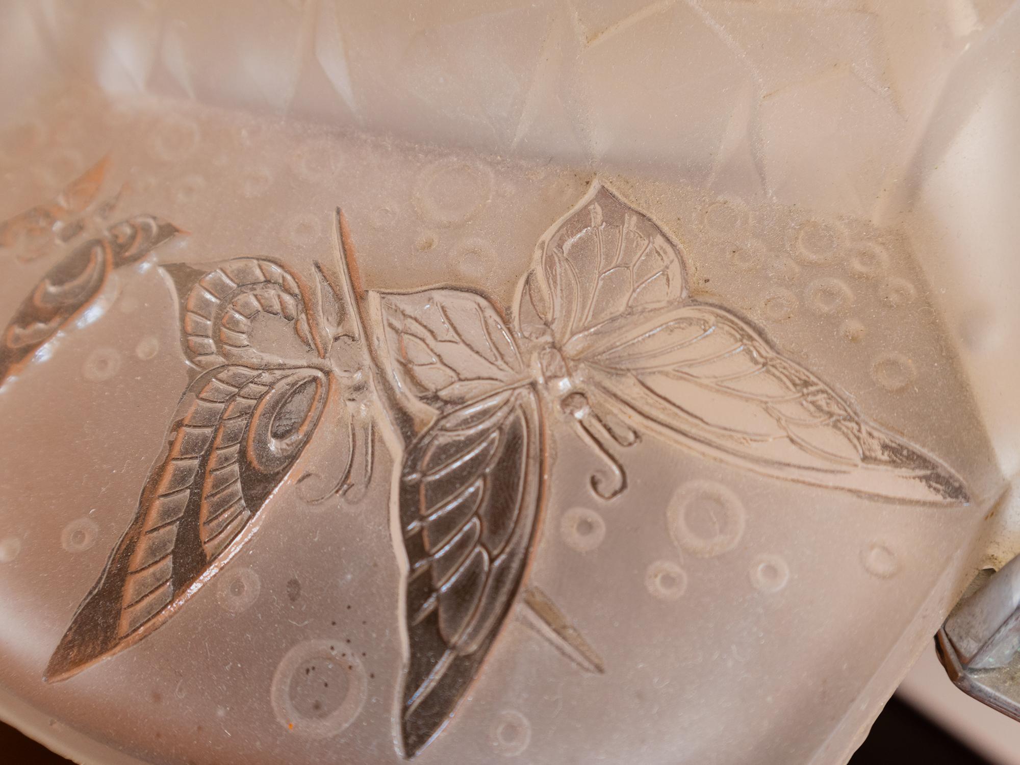 Lámpara de Sobremesa Art Decó Cromada con Mariposas de Cristal Esmerilado, Siglo XX siglo XX en venta