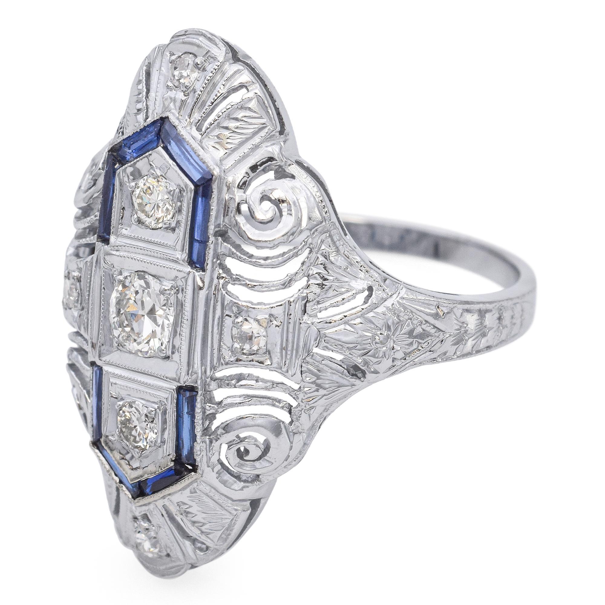 Art Deco Chromium White Gold Diamond and Sapphire Filigree Dinner Ring In Good Condition For Sale In New York, NY