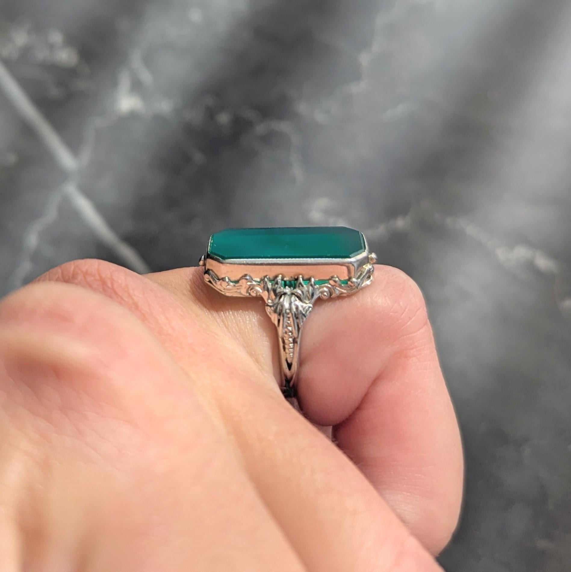 Anello con crisoprasio art déco in oro bianco 18 carati in vendita 4