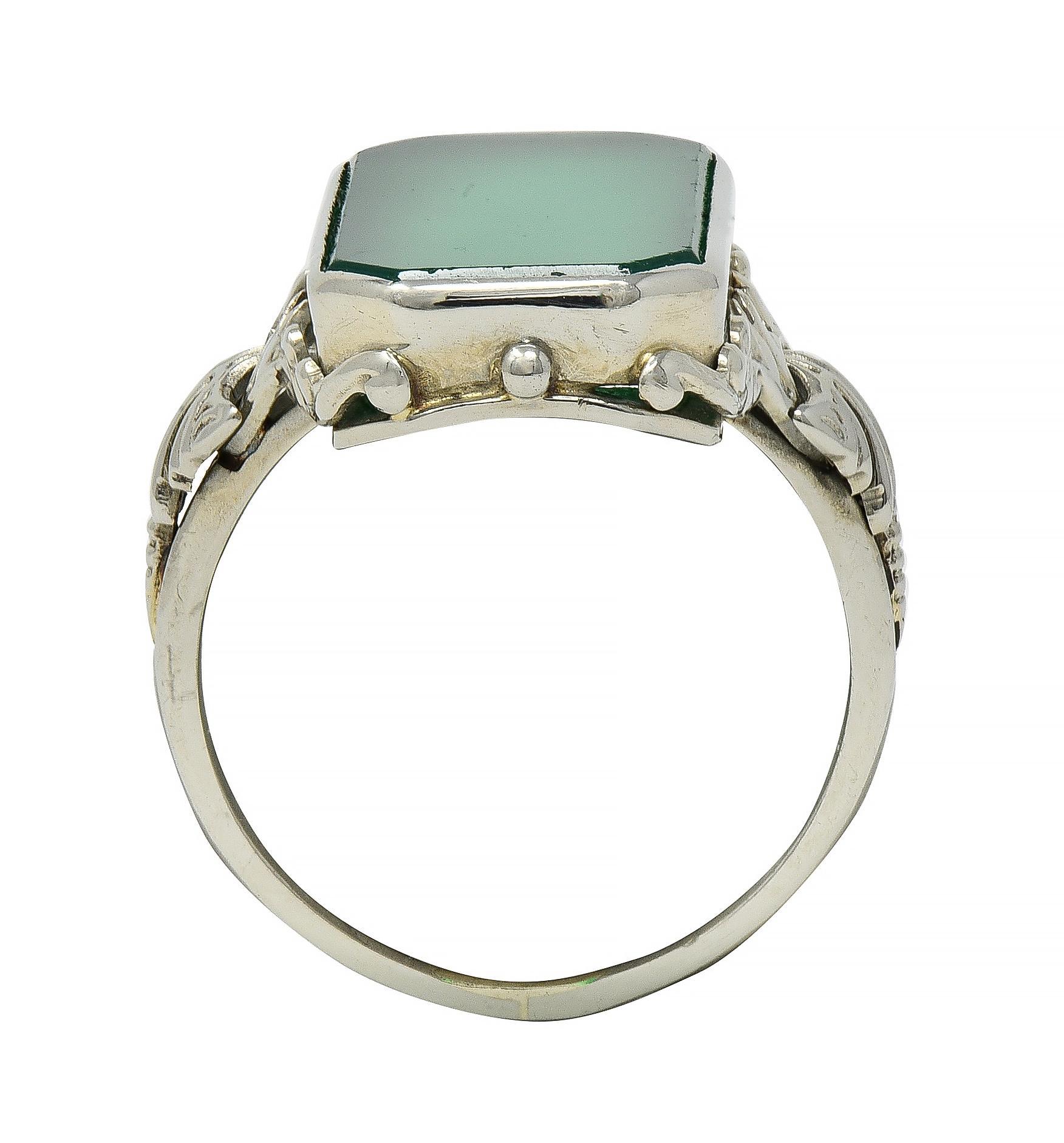 Anello con crisoprasio art déco in oro bianco 18 carati in vendita 1