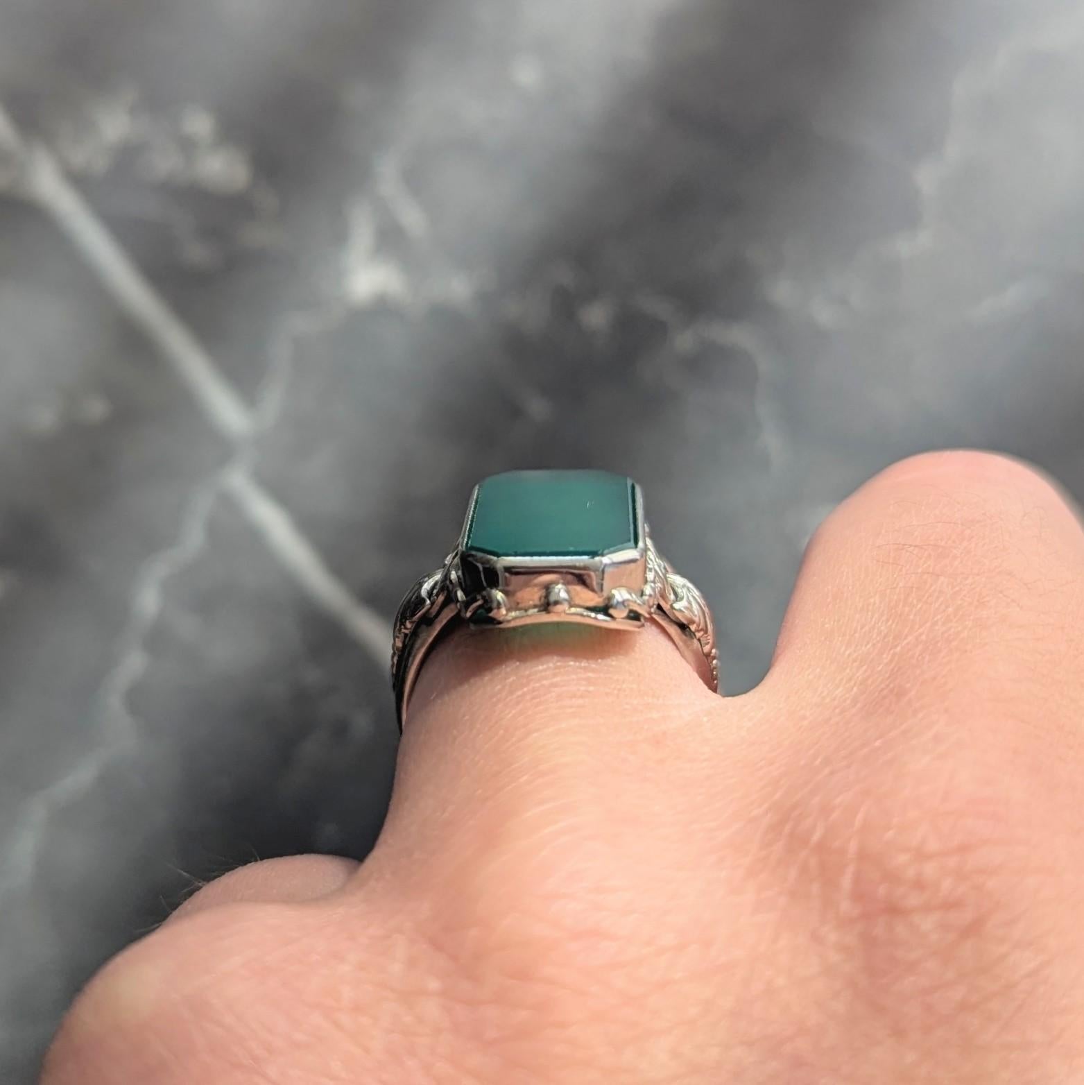 Anello con crisoprasio art déco in oro bianco 18 carati in vendita 3