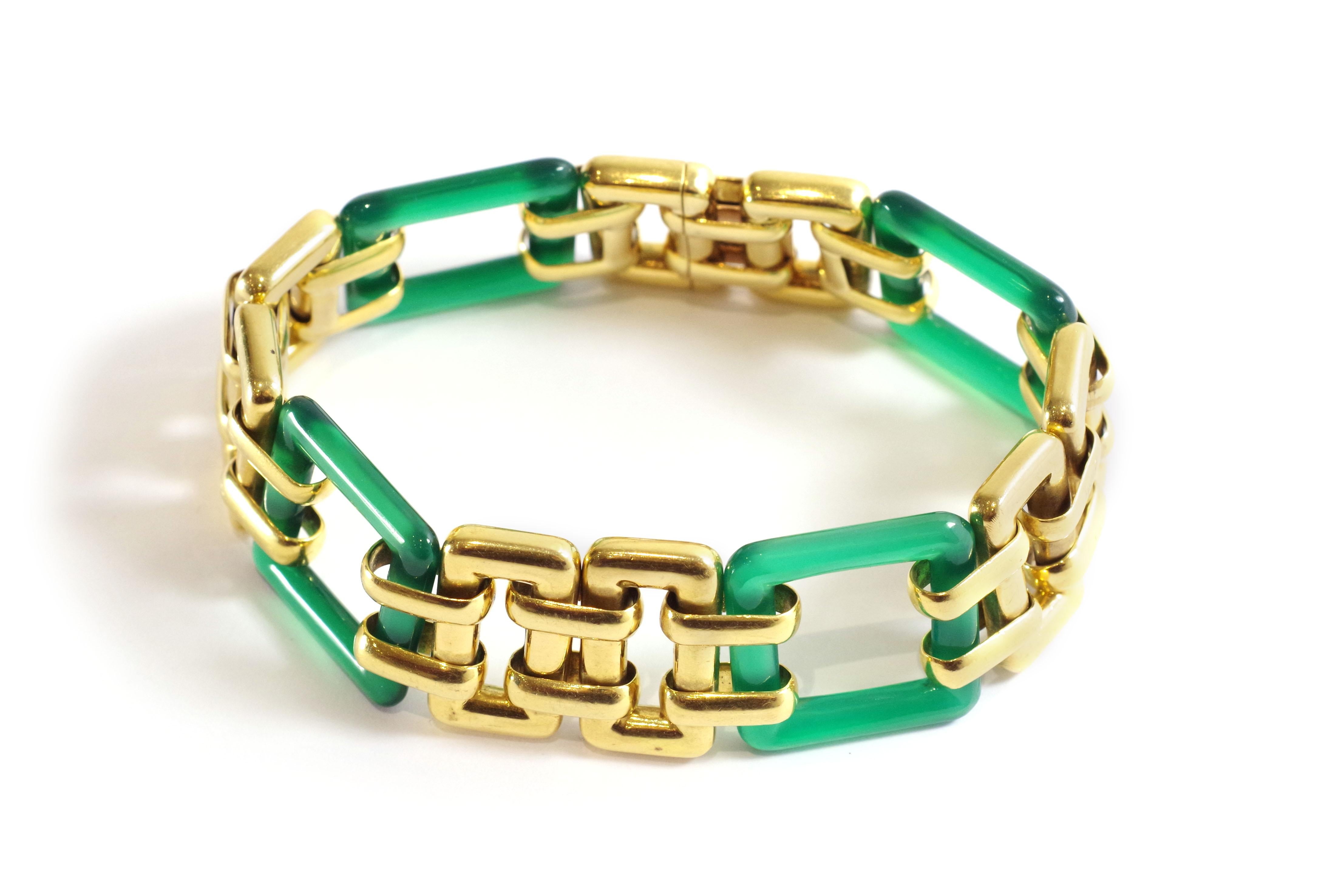 Mixed Cut Art Deco Chrysoprase Square Gold Bracelet in 18k Gold, Green Chalcedony For Sale
