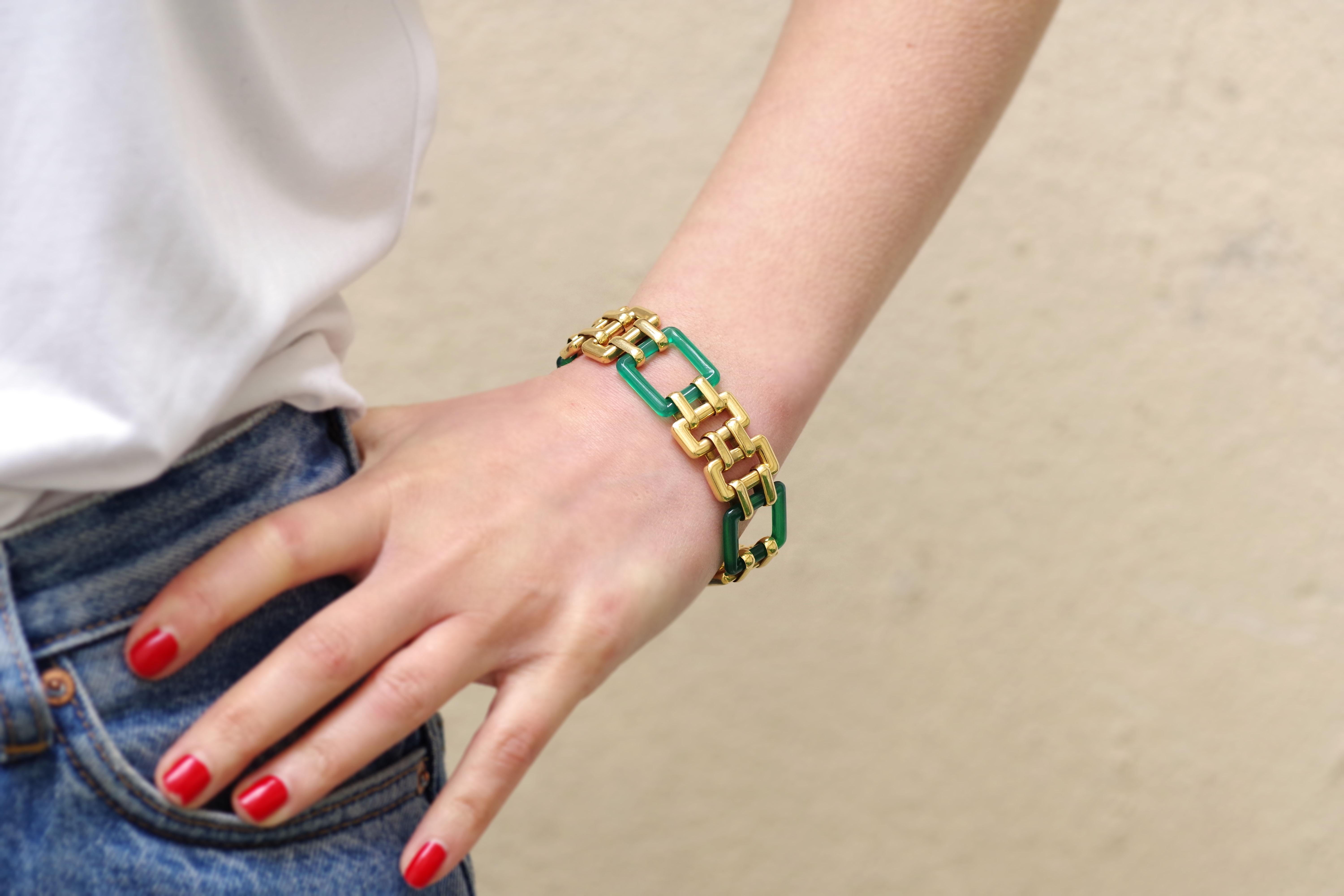 Art Deco Chrysoprase Square Gold Bracelet in 18k Gold, Green Chalcedony For Sale 2