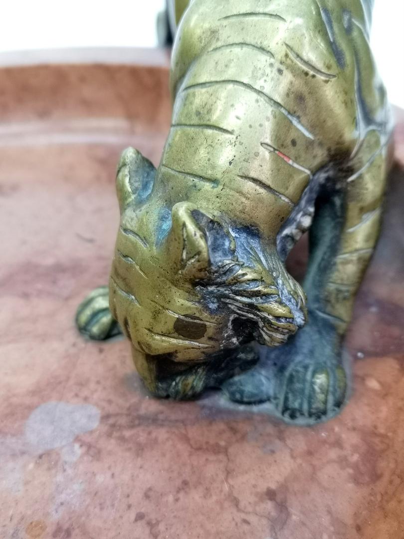 Mid-20th Century Art Deco Cigar Ashtray of Bronze with Bronze Tiger Motife, 1930s