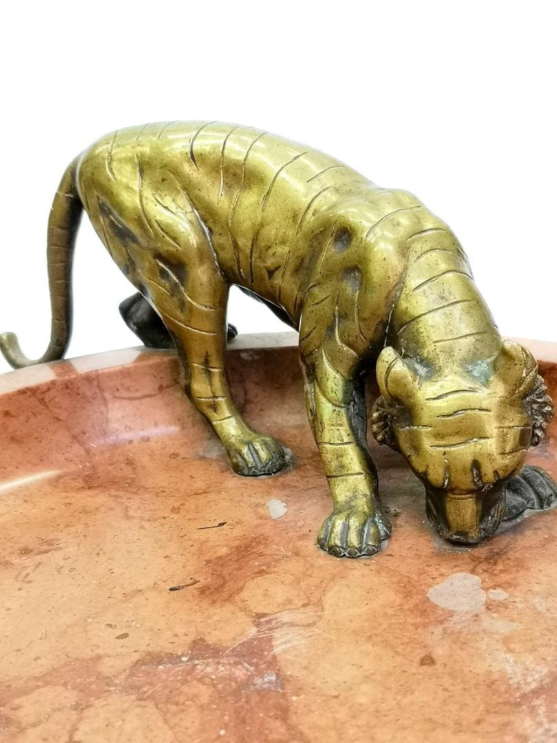 Art Deco Cigar Ashtray of Bronze with Bronze Tiger Motife, 1930s 1