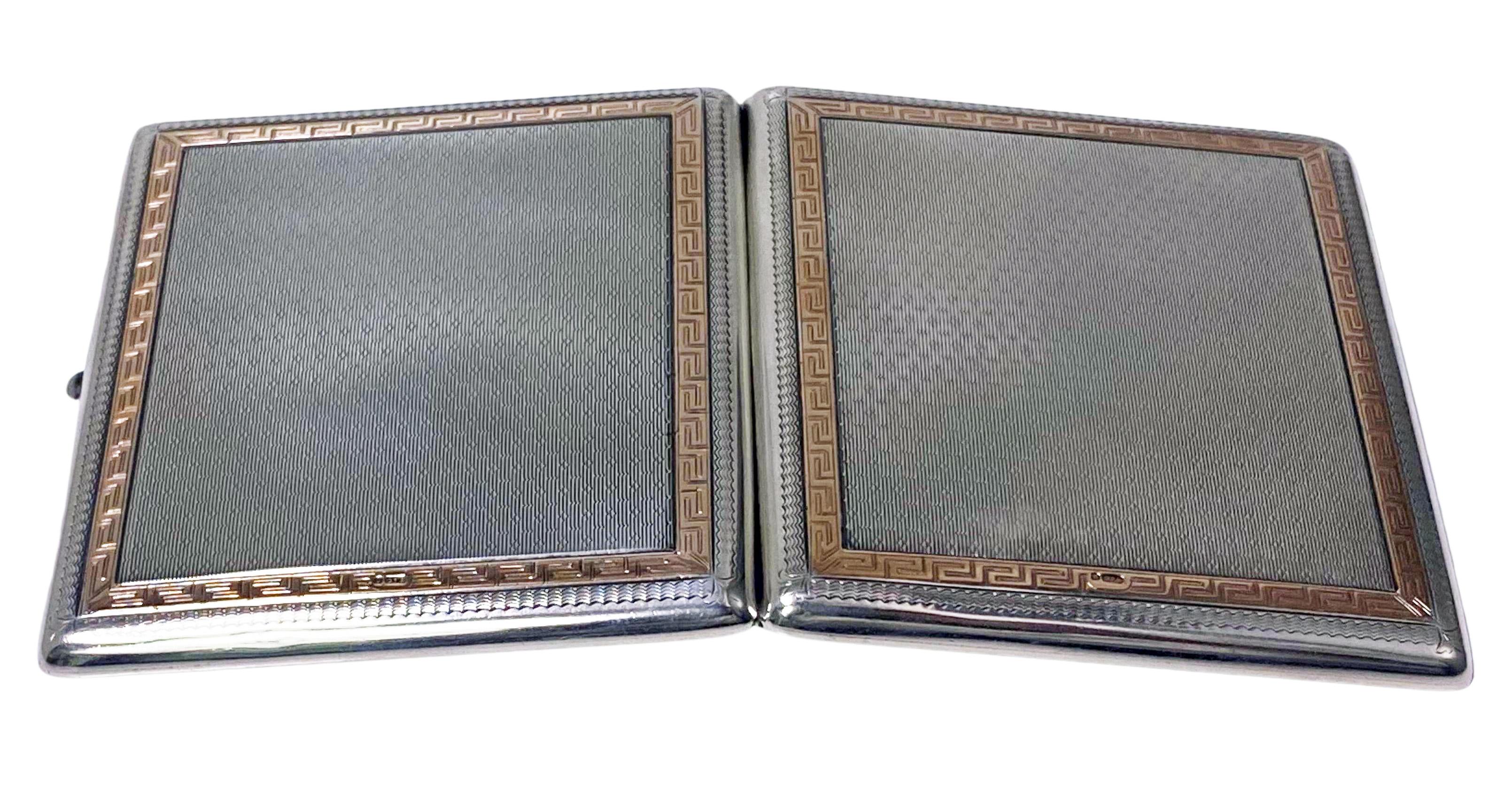Art Deco Cigarette Case Box Sterling and Gold Chester 1920 In Good Condition For Sale In Toronto, ON