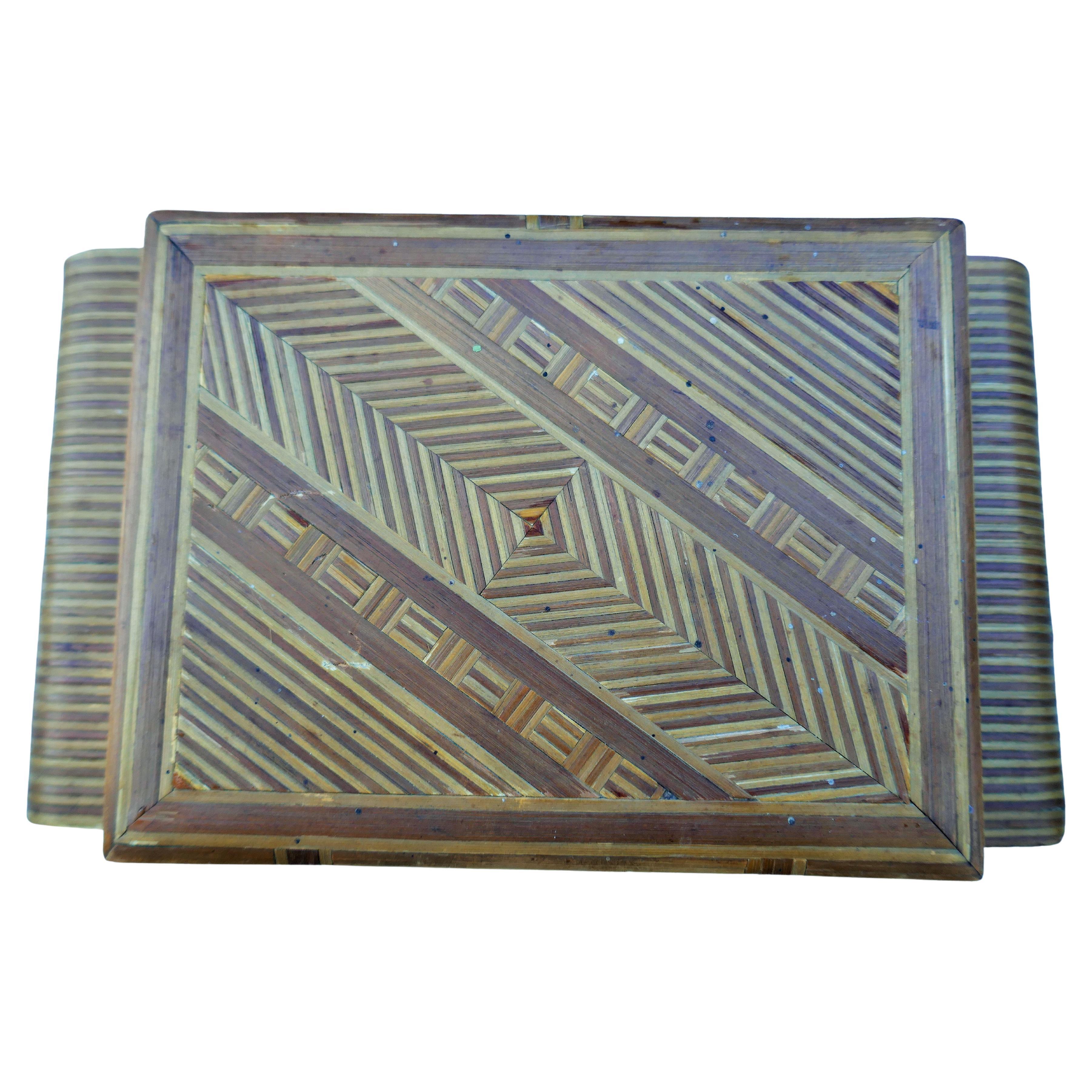 Italian Art Deco cigarette holder. For Sale