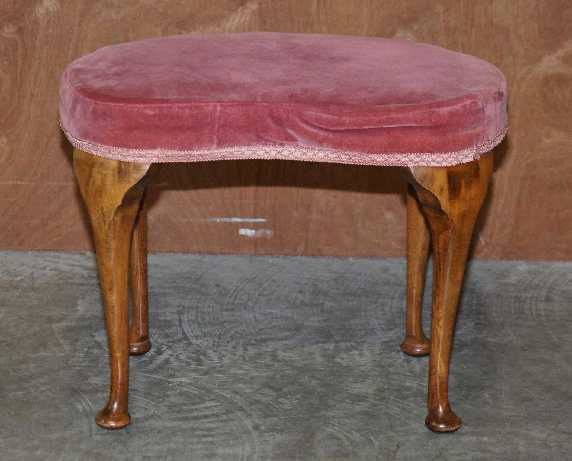 We are delighted to offer this lovely antique circa 1920’s Art Deco Kidney bean shaped dressing table stool

A very good looking well made and decorative stool, it is very much of the period and has a great look and feel to it

We have cleaned