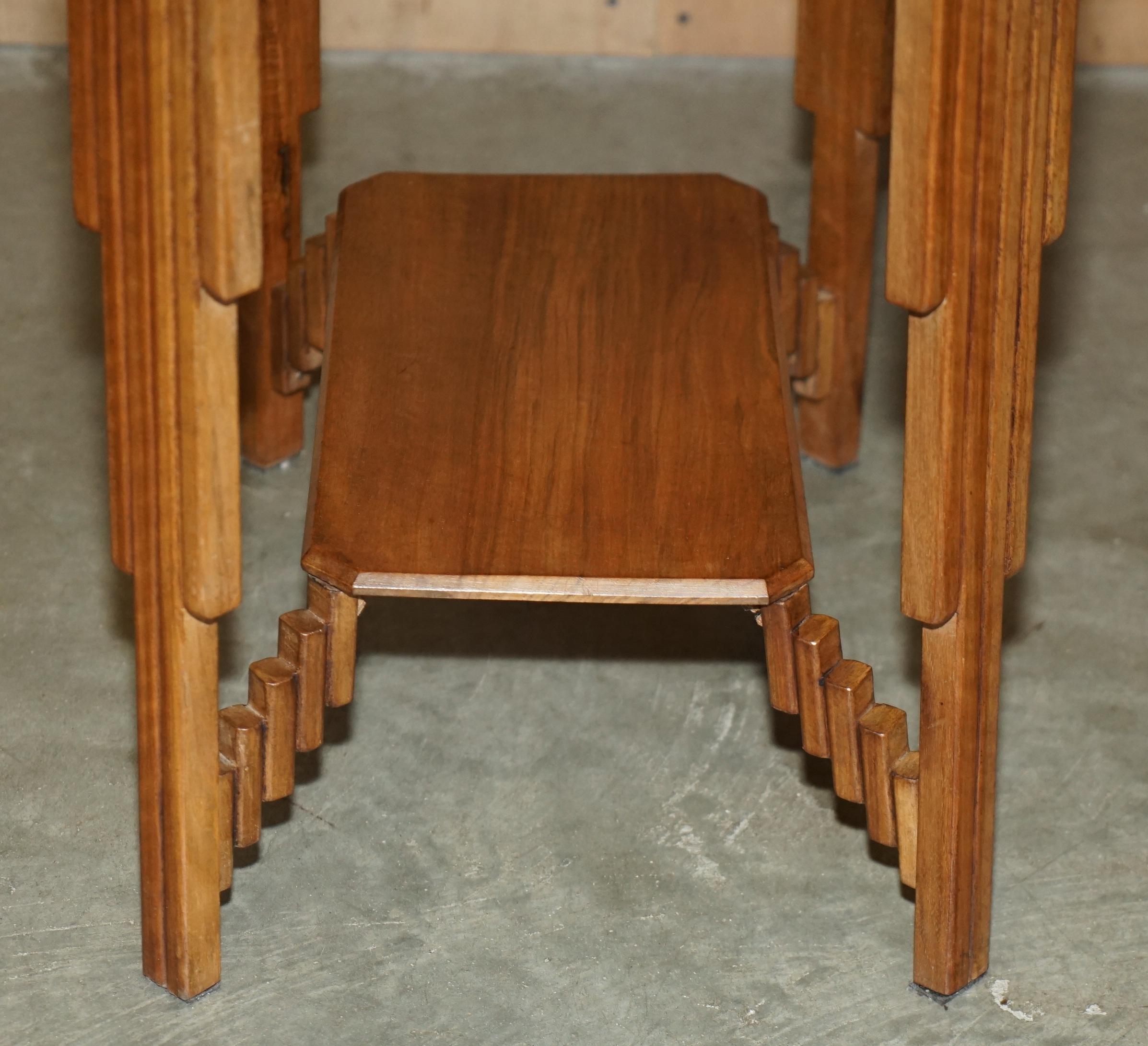 ART DECO CIRCA 1920's MOTHER OF PEARL WALNUT TRAY TABLE WITH REMOVABLE TRAY For Sale 10