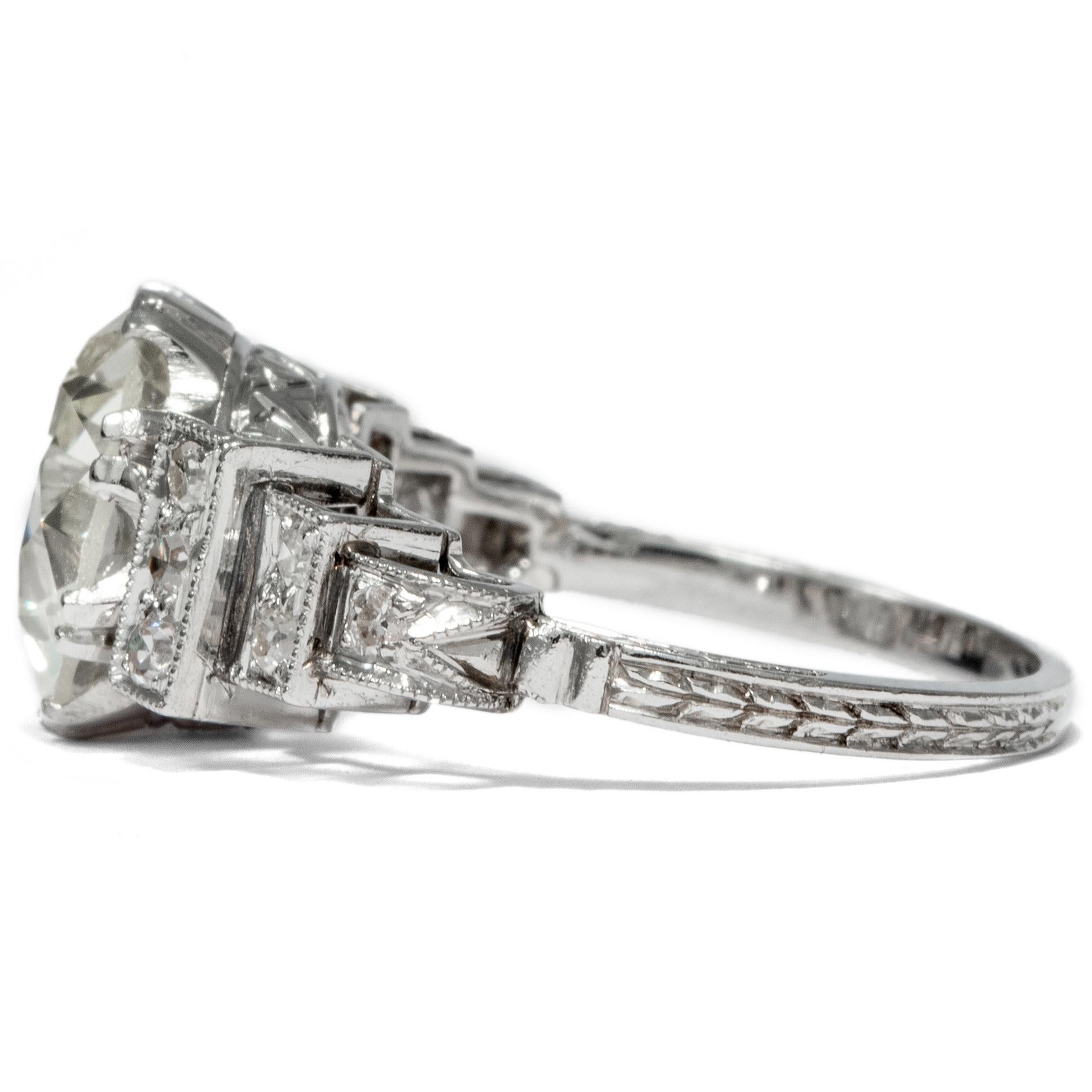 Old European Cut Art Déco circa 1925, Certified 3.99 Carat Diamond Solitaire Engagement Ring