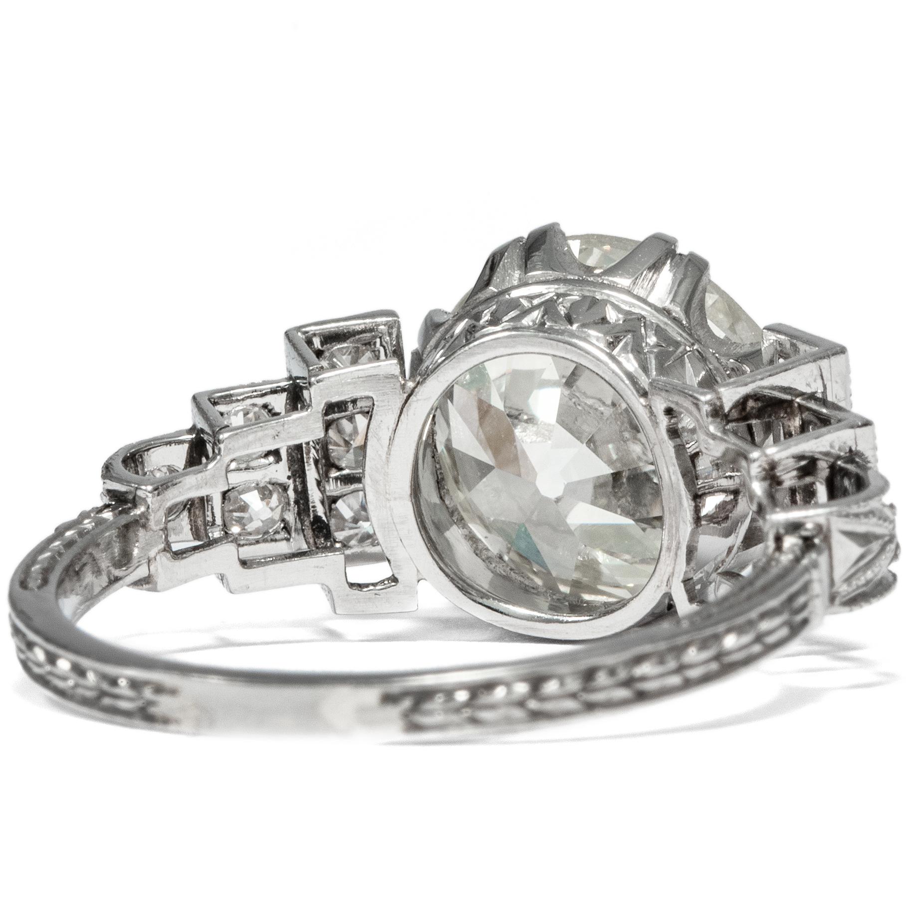 Art Déco circa 1925, Certified 3.99 Carat Diamond Solitaire Engagement Ring In Excellent Condition In Berlin, Berlin