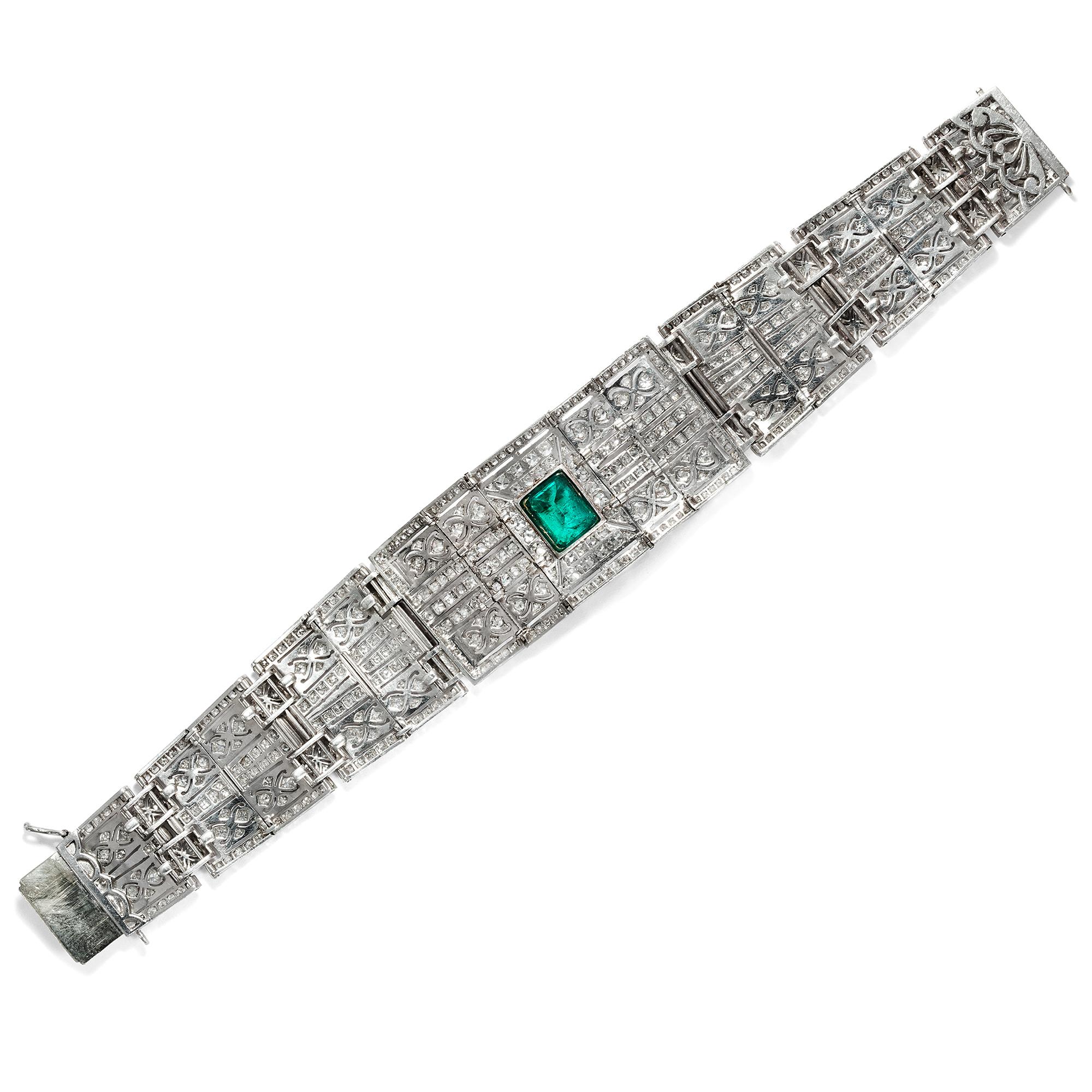Art Deco Art Déco circa 1925, Certified 8.3 Carat Diamond and Emerald Platinum Bracelet