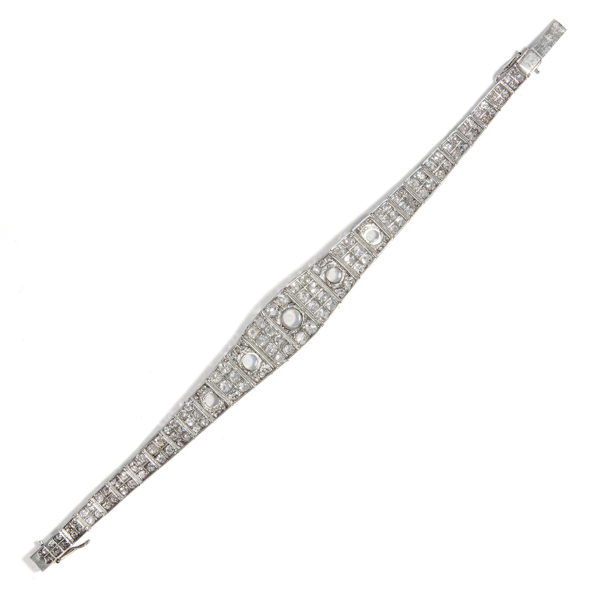 Women's Art Deco circa 1928 Certified 8.26 Carat Diamond and Moonstone Platinum Bracelet For Sale
