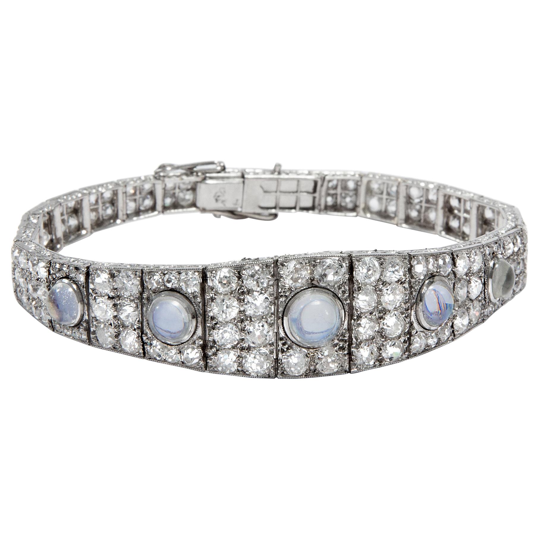 Art Deco circa 1928 Certified 8.26 Carat Diamond and Moonstone Platinum Bracelet For Sale