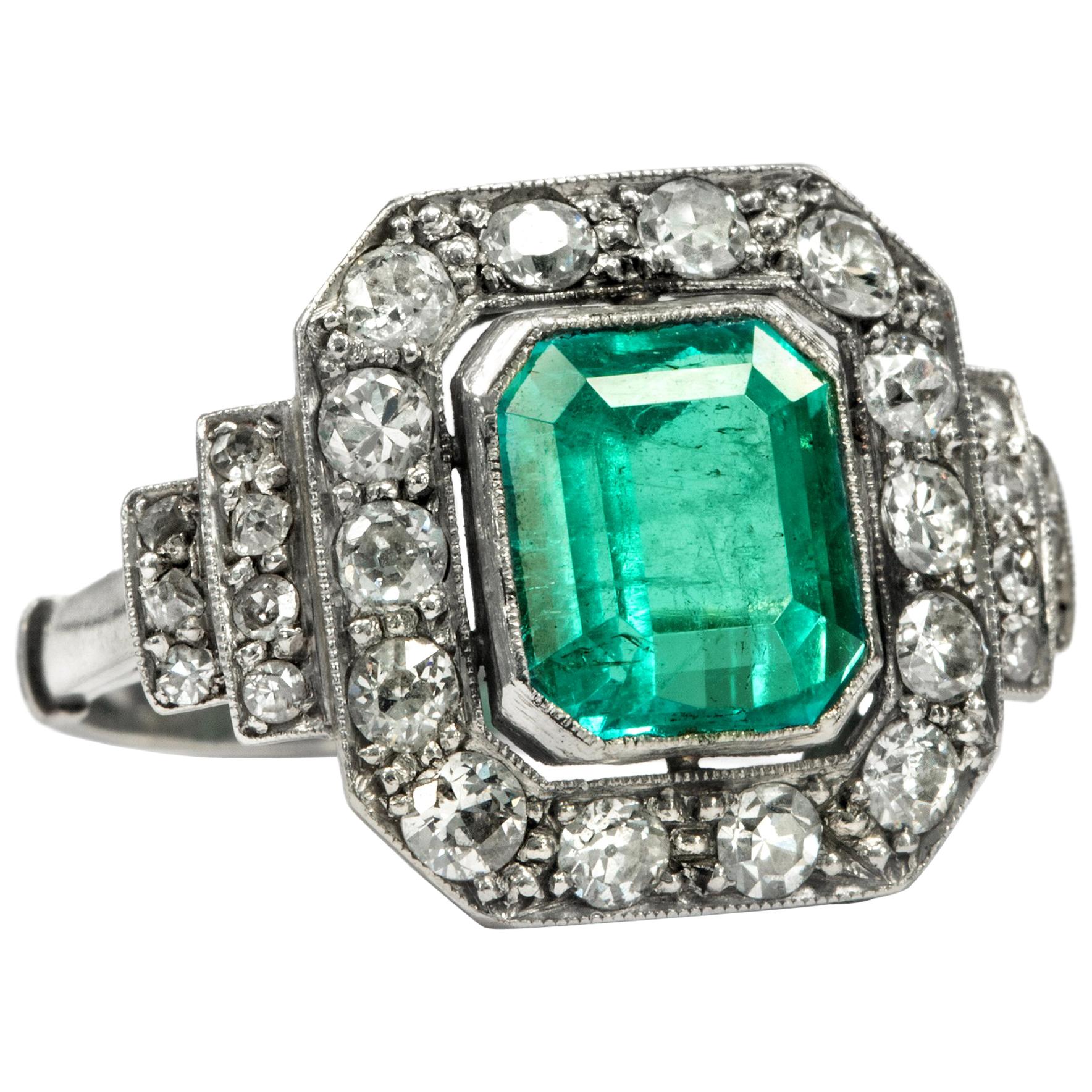 Art Deco circa 1930, Certified 2.42 Carat Emerald Diamond Platinum Cocktail Ring