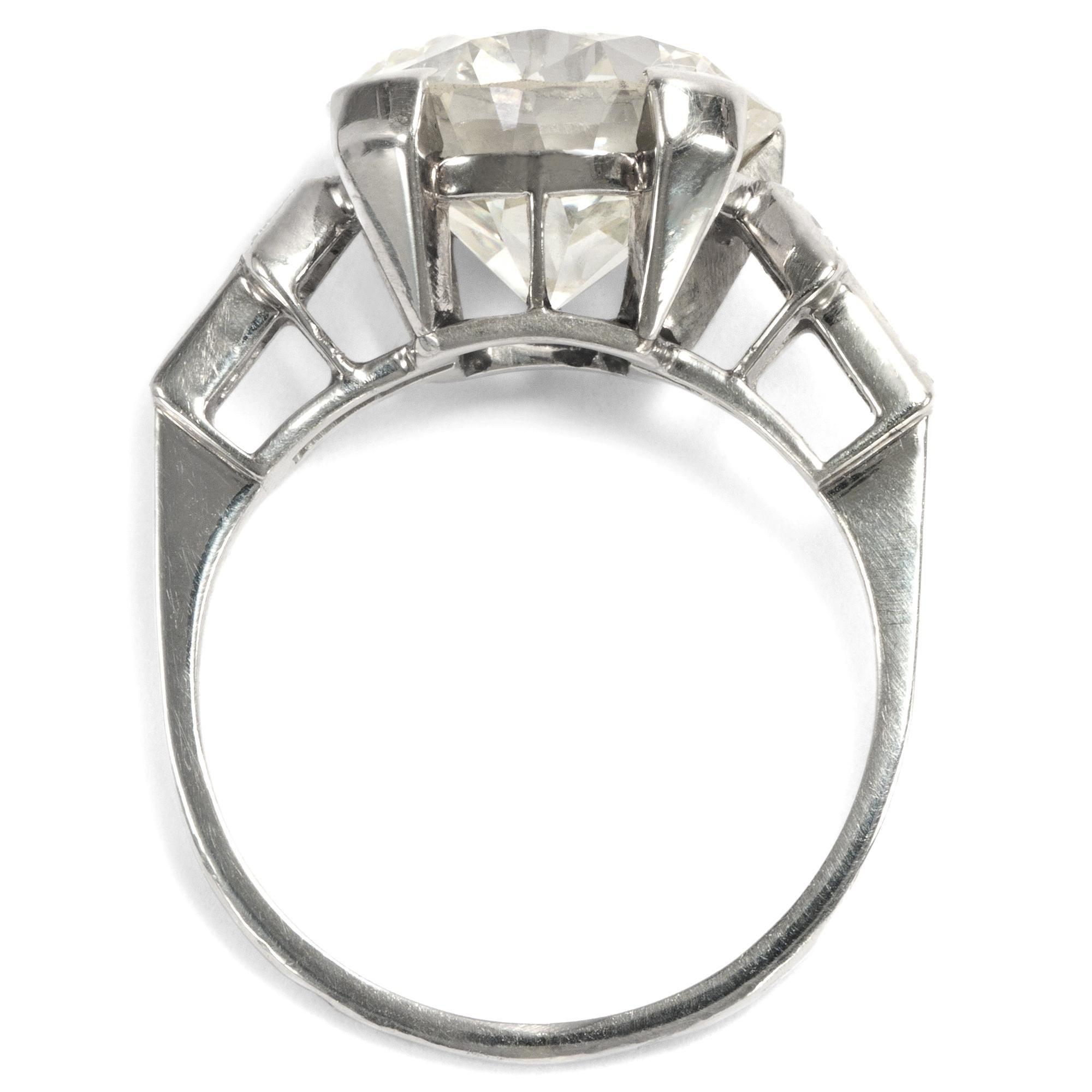 Art Deco circa 1940, Certified 4.74 Brilliant Diamond Solitaire Engagement Ring 1