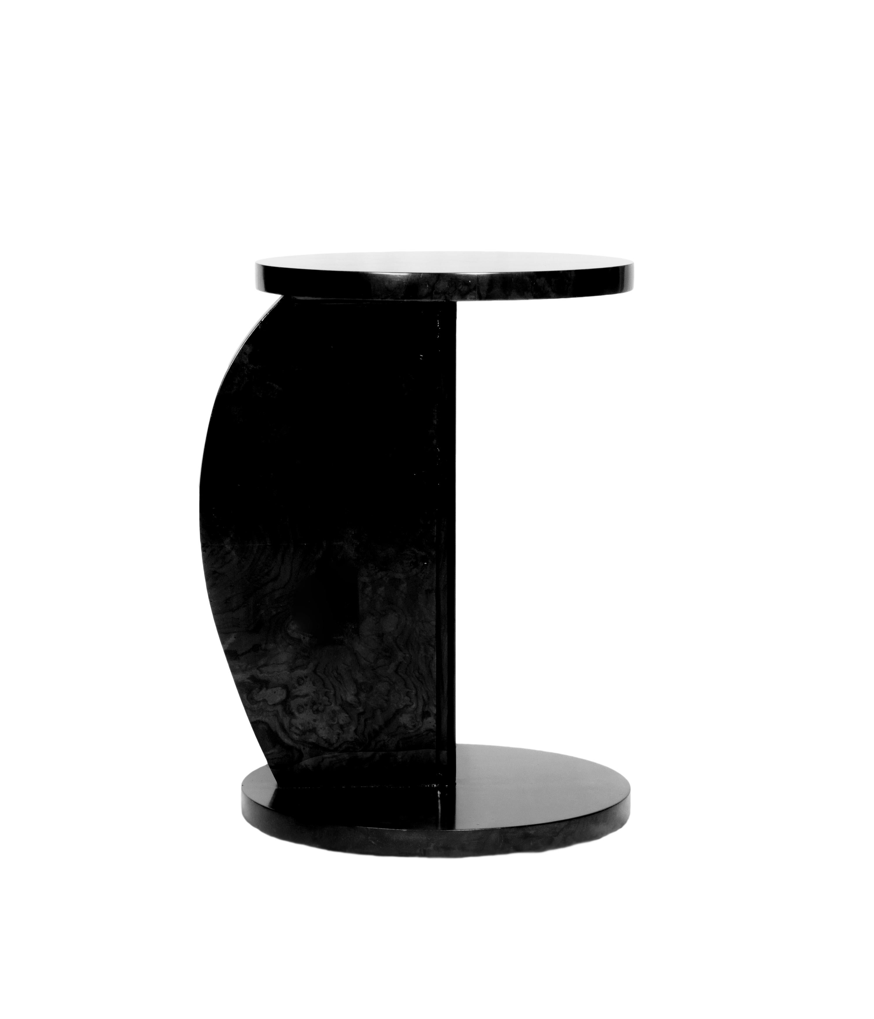 Art Deco Circular Pedestal Black Lacquer Center Table, 20th Century In Good Condition For Sale In Lisbon, PT