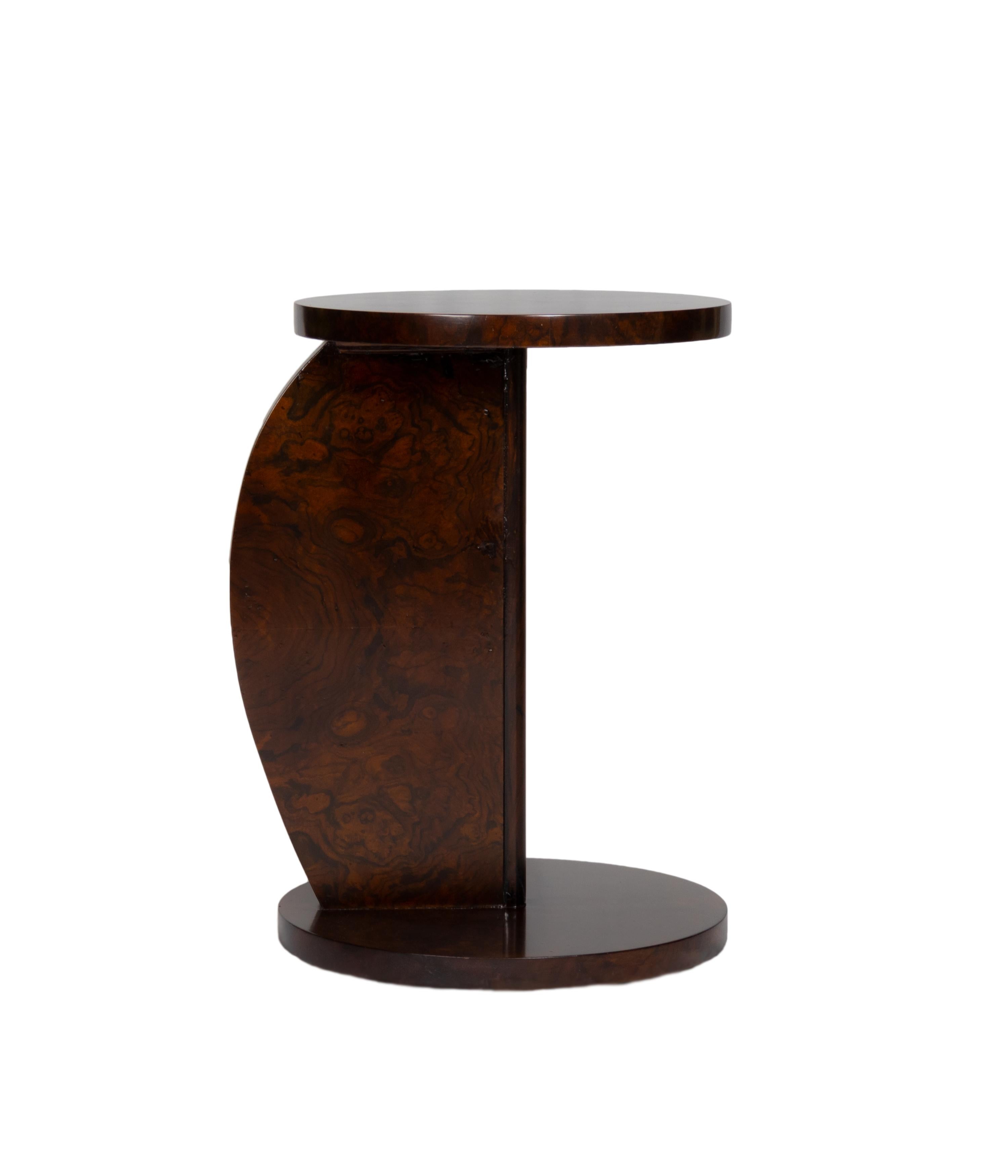 Art Deco Runder Pedestal-Mitteltisch, 20. Jahrhundert (Walnuss) im Angebot