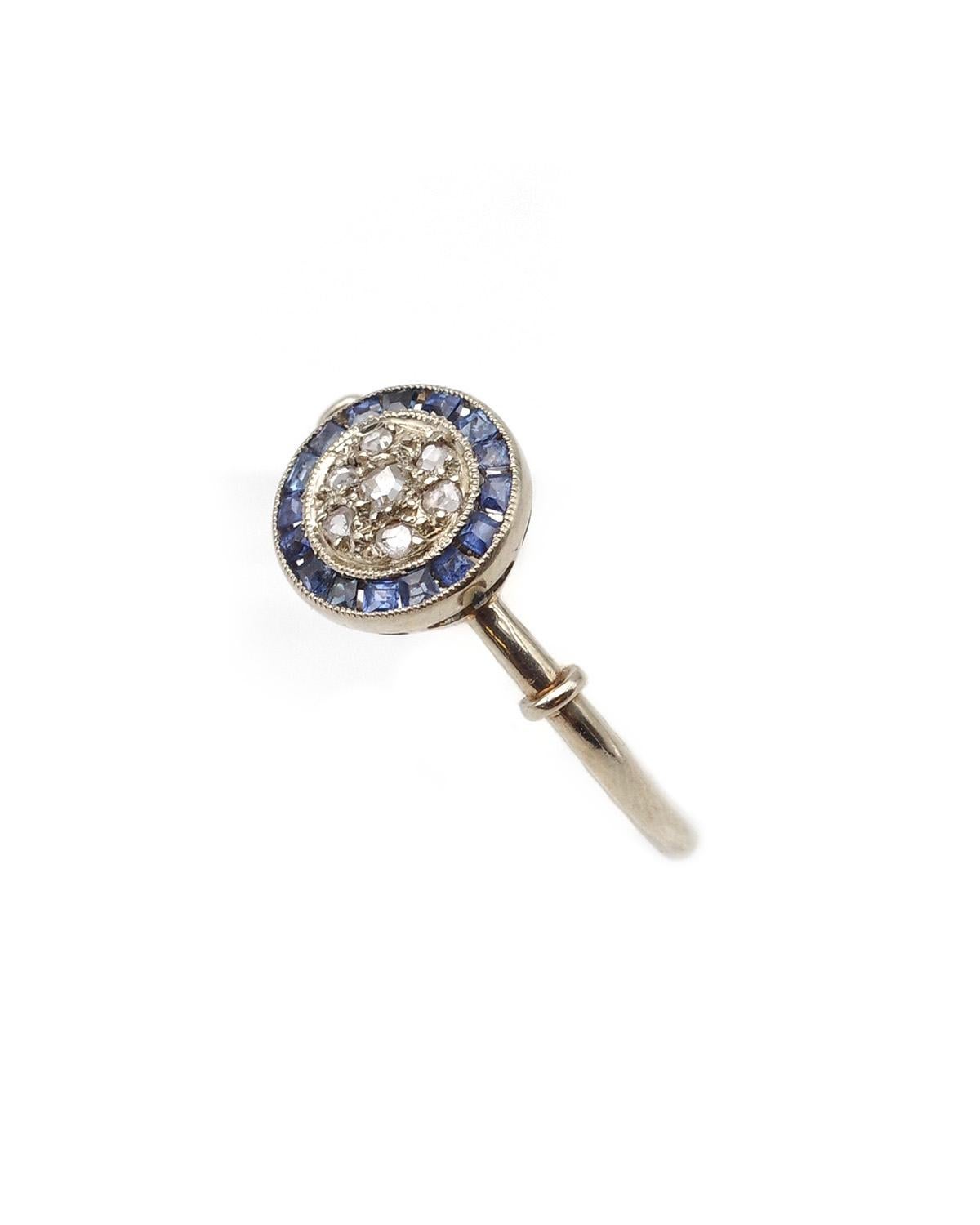 Taille carrée Bague saphir circulaire Art Déco en or blanc 18k et platine, Bague Art Déco en vente